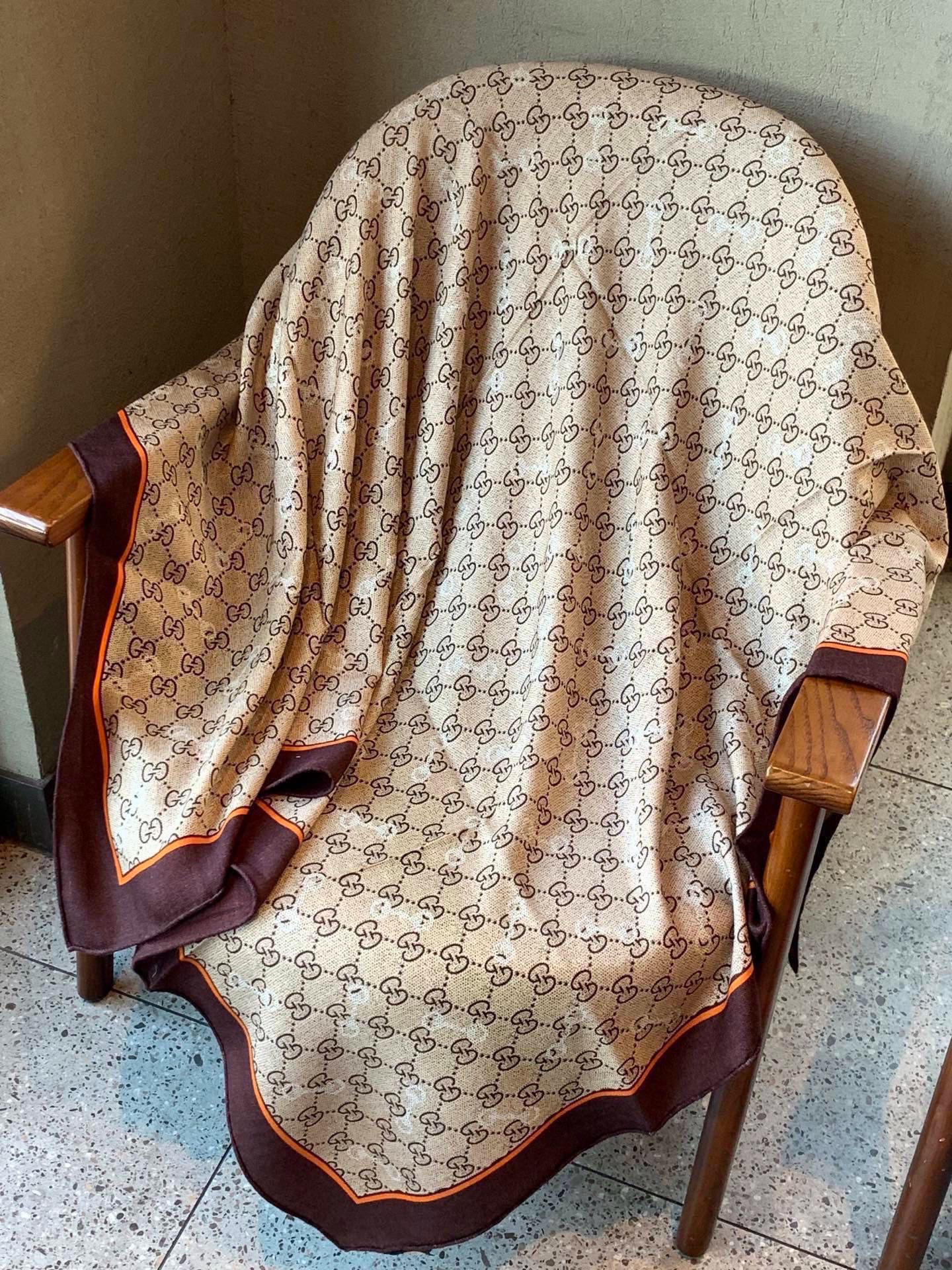 GG Scarf 135x135cm Beige Brown Cashmere Silk 286275