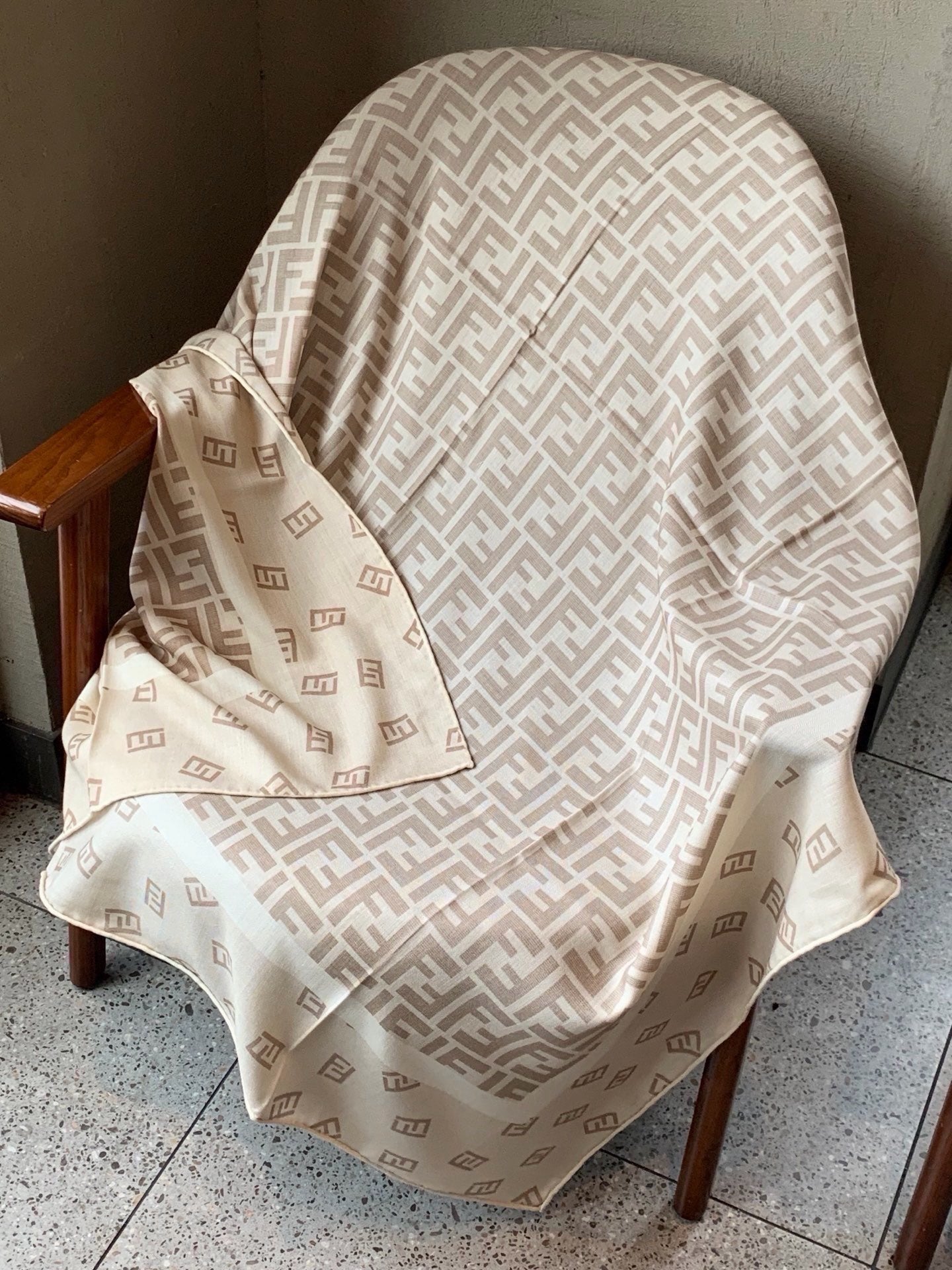 Fendi Scarf 140*140cm Cream Cashmere Silk 286296