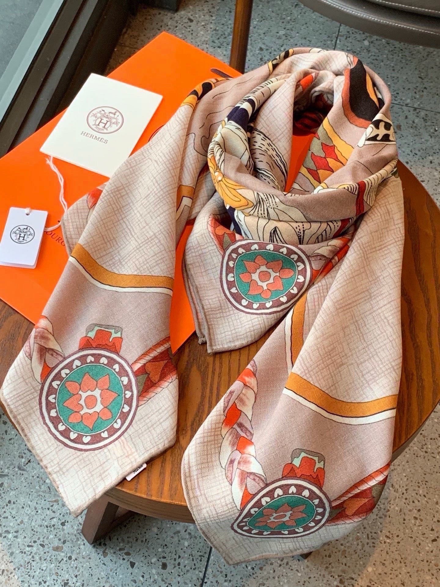 Fendi Walking Around Rome Scarf 140x140 Cashmere Silk 328841