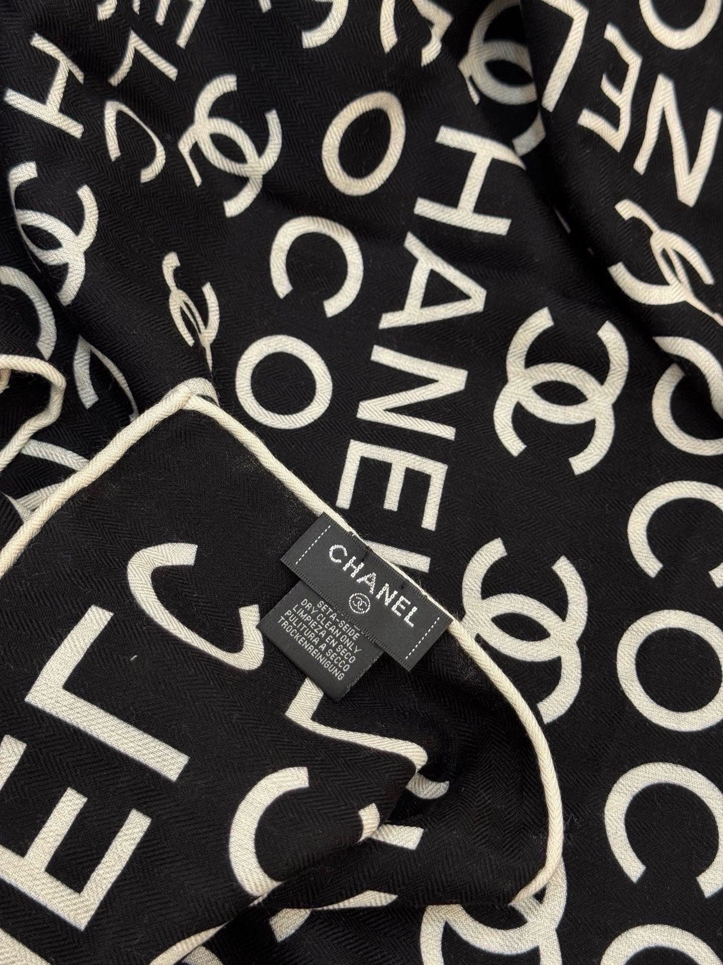 CC 26s Scarf 135x135 Black Cashmere mulberry Silk 328847