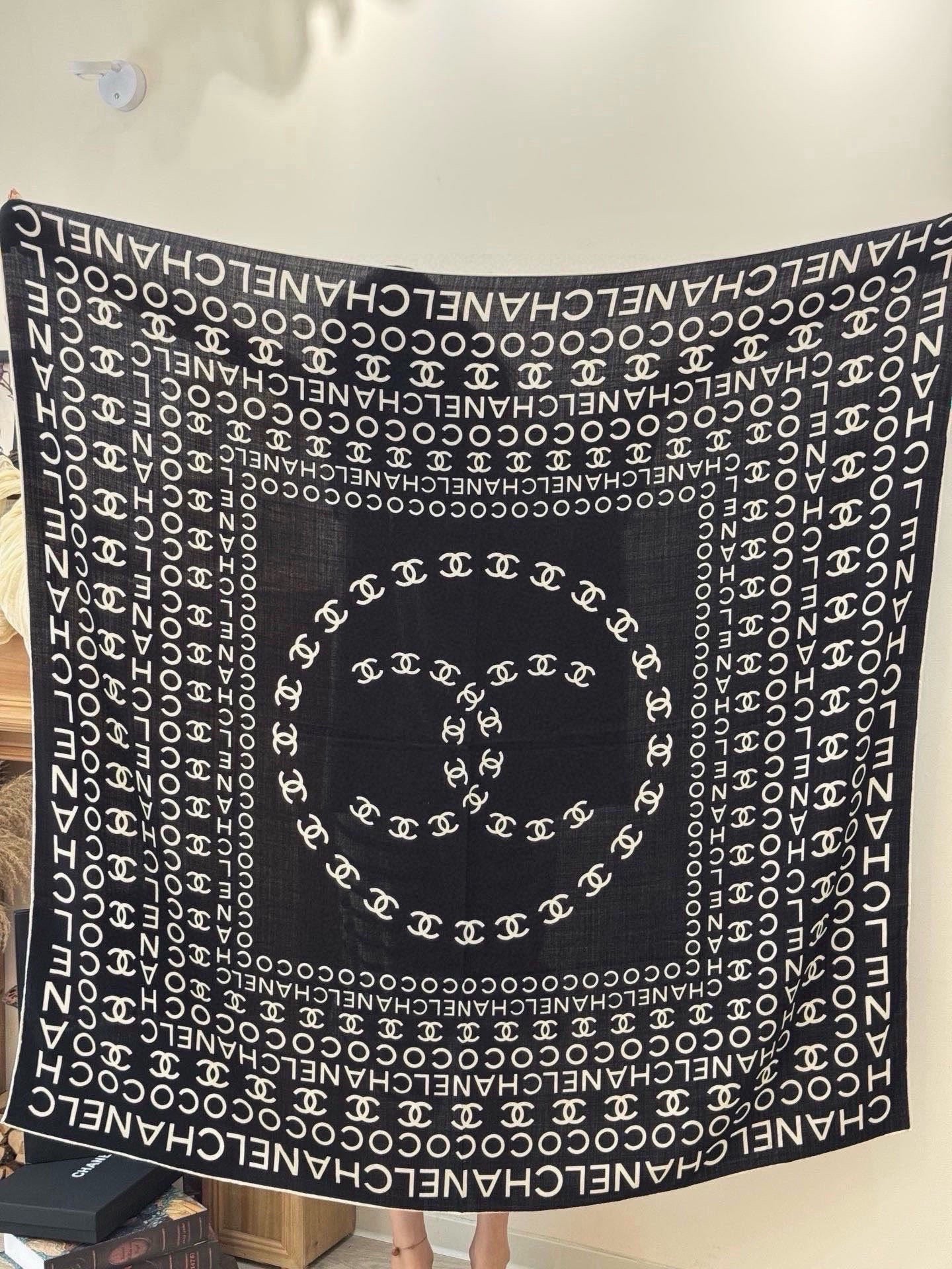 CC 26s Scarf 135x135 Black Cashmere mulberry Silk 328847
