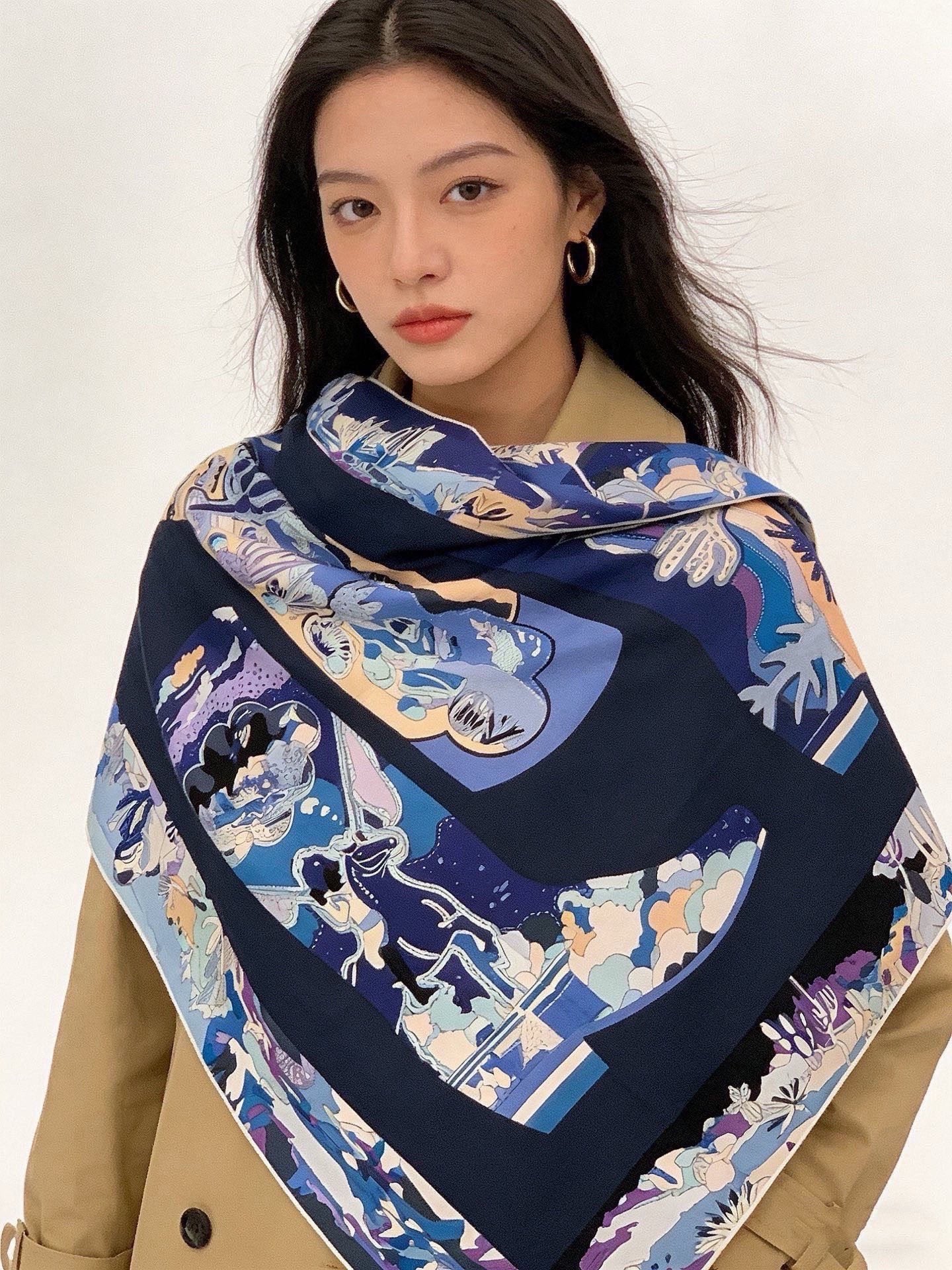 HM Bottes Story Scarf 140x140 Cashmere Silk 328853