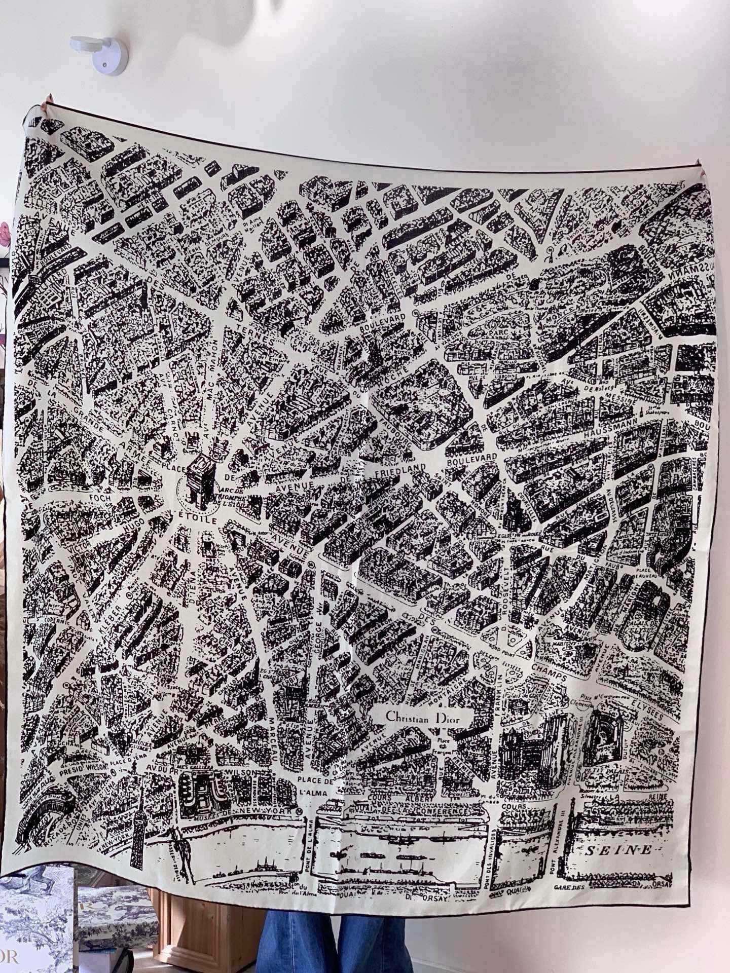 CD 26s Paris Map Scarf 140x140 Cream Mulberry Silk Cashmere 328854