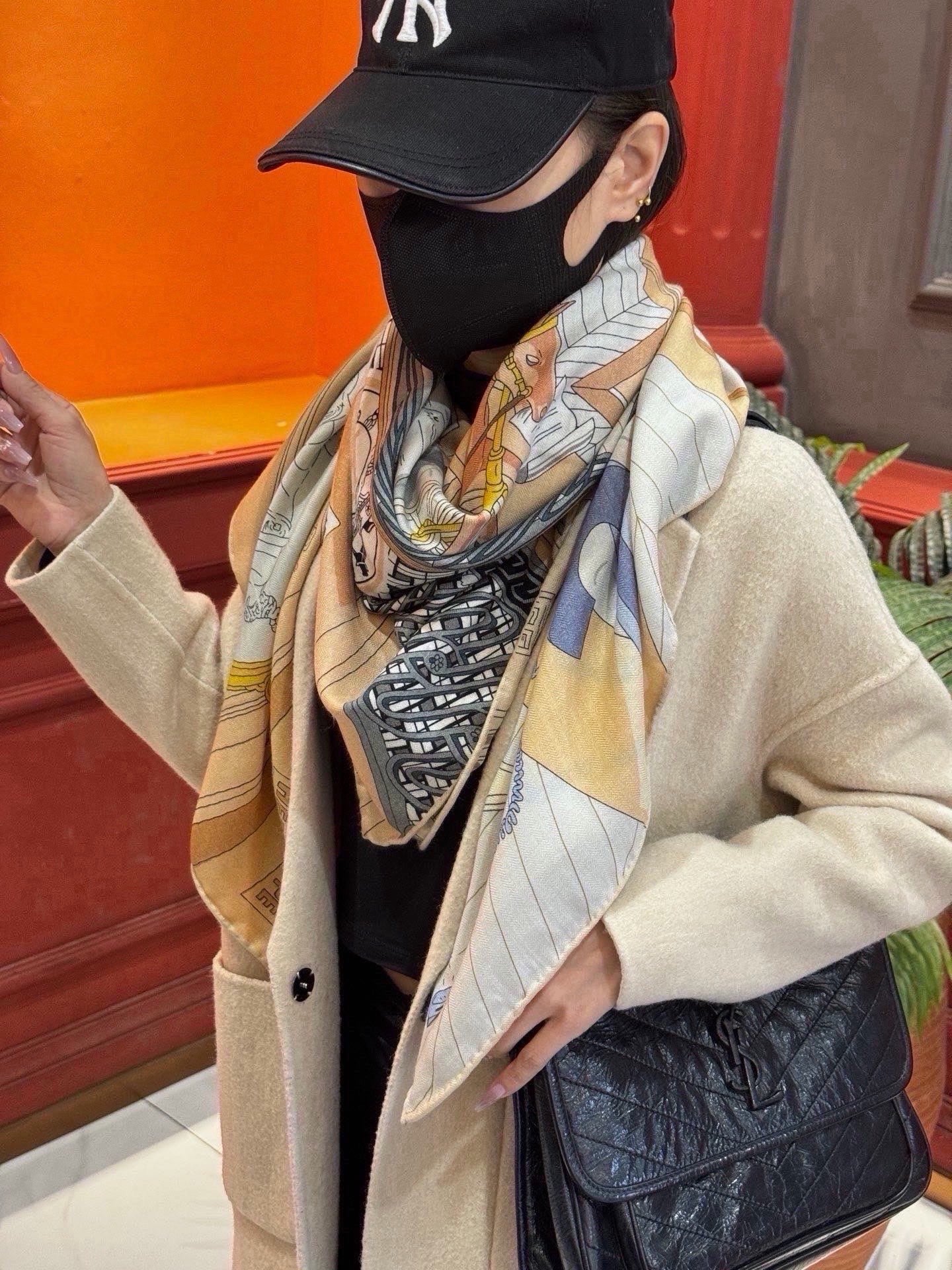 HM 26s Scarf 140 In Cashmere And Silk 216494