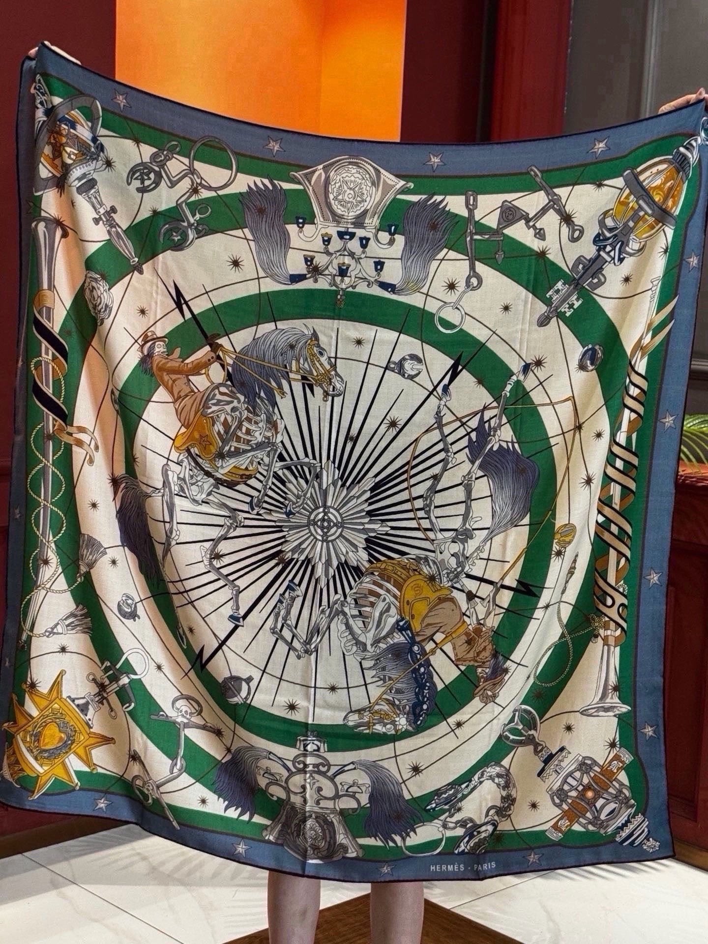 HM 26s Scarf 140 In Cashmere And Silk 216491