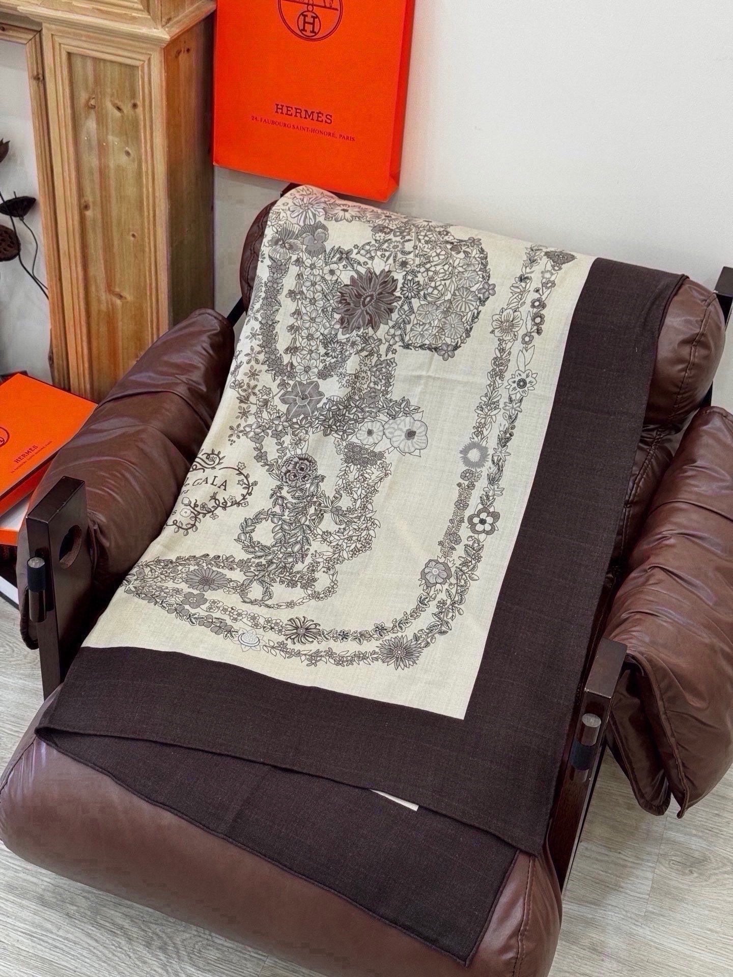 HM 26s Scarf 140 In Cashmere And Silk 216483