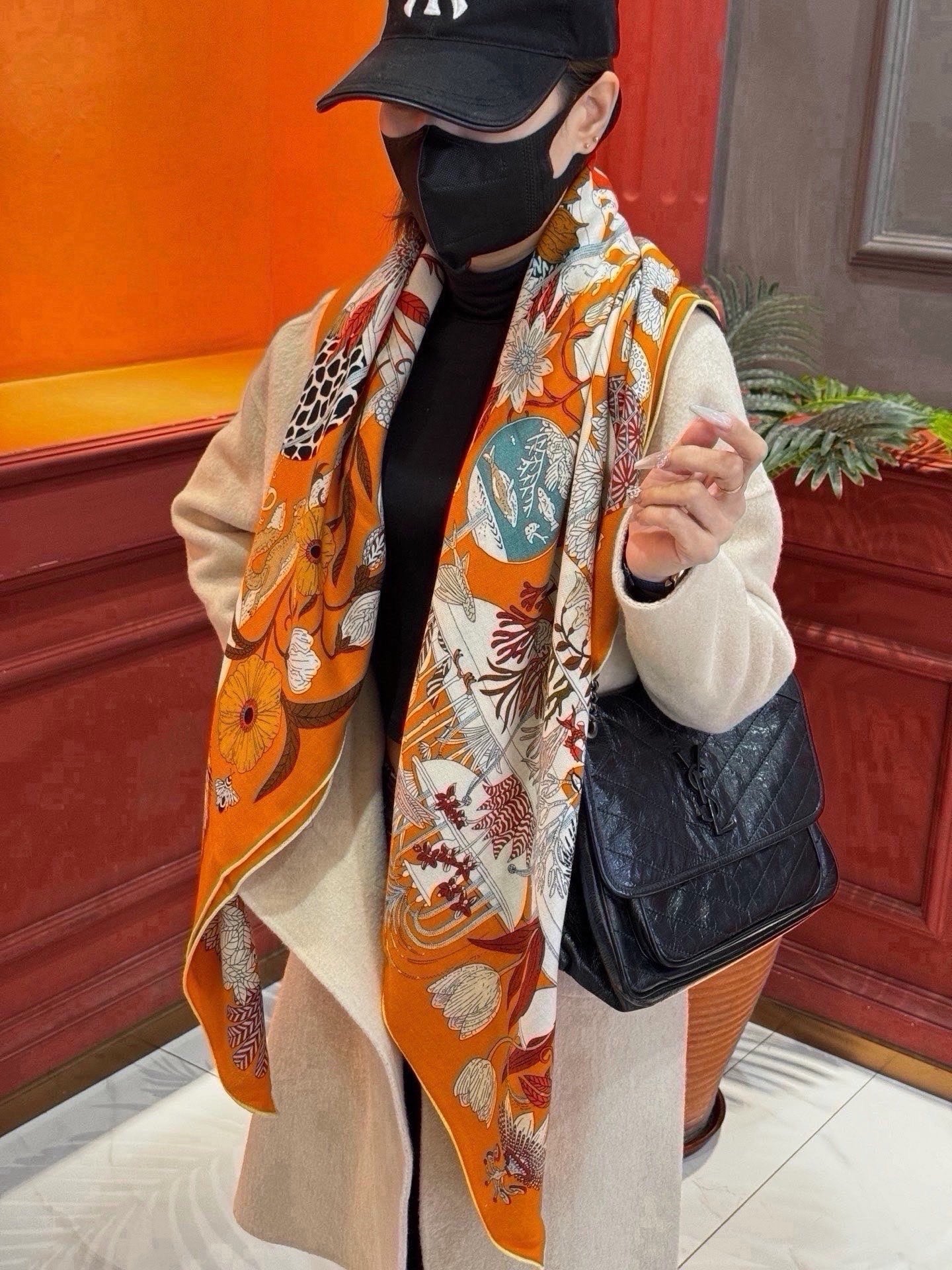 HM 26s Scarf 140 In Cashmere And Silk 441164