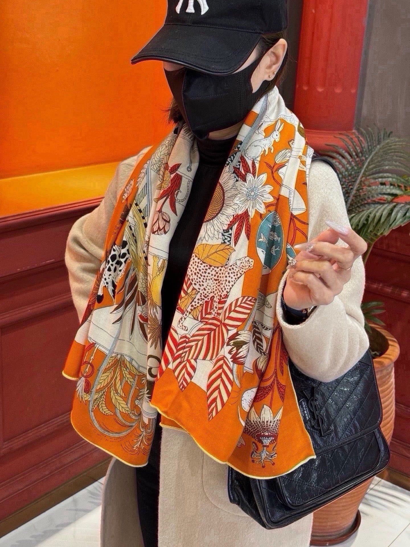 HM 26s Scarf 140 In Cashmere And Silk 441164