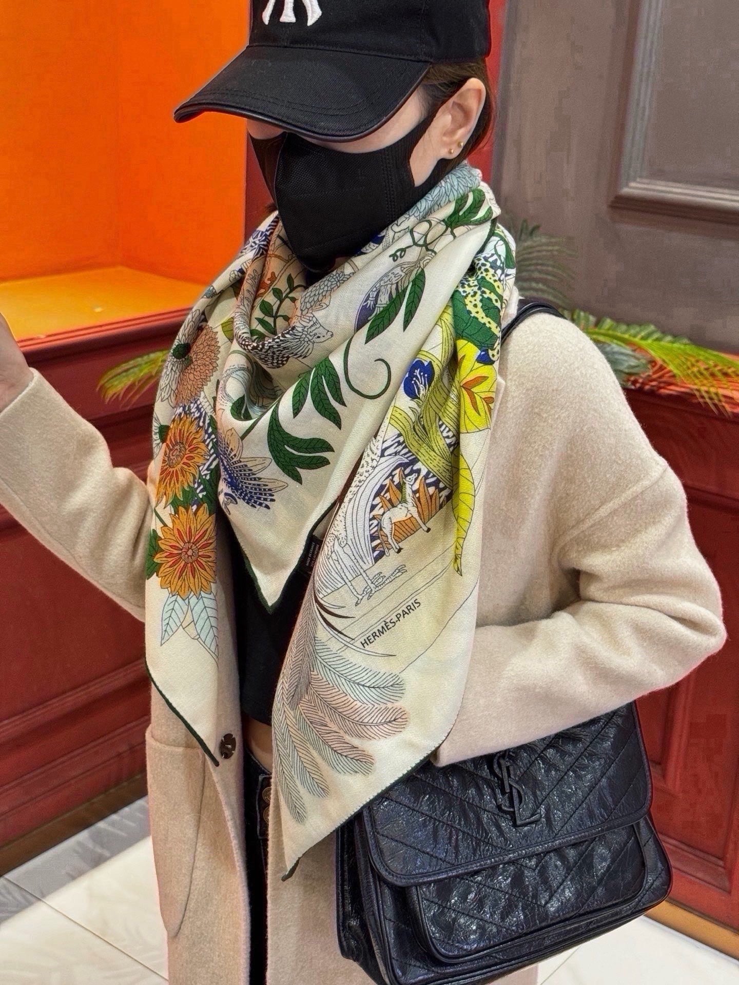 HM 26s Scarf 140 In Cashmere And Silk 441165