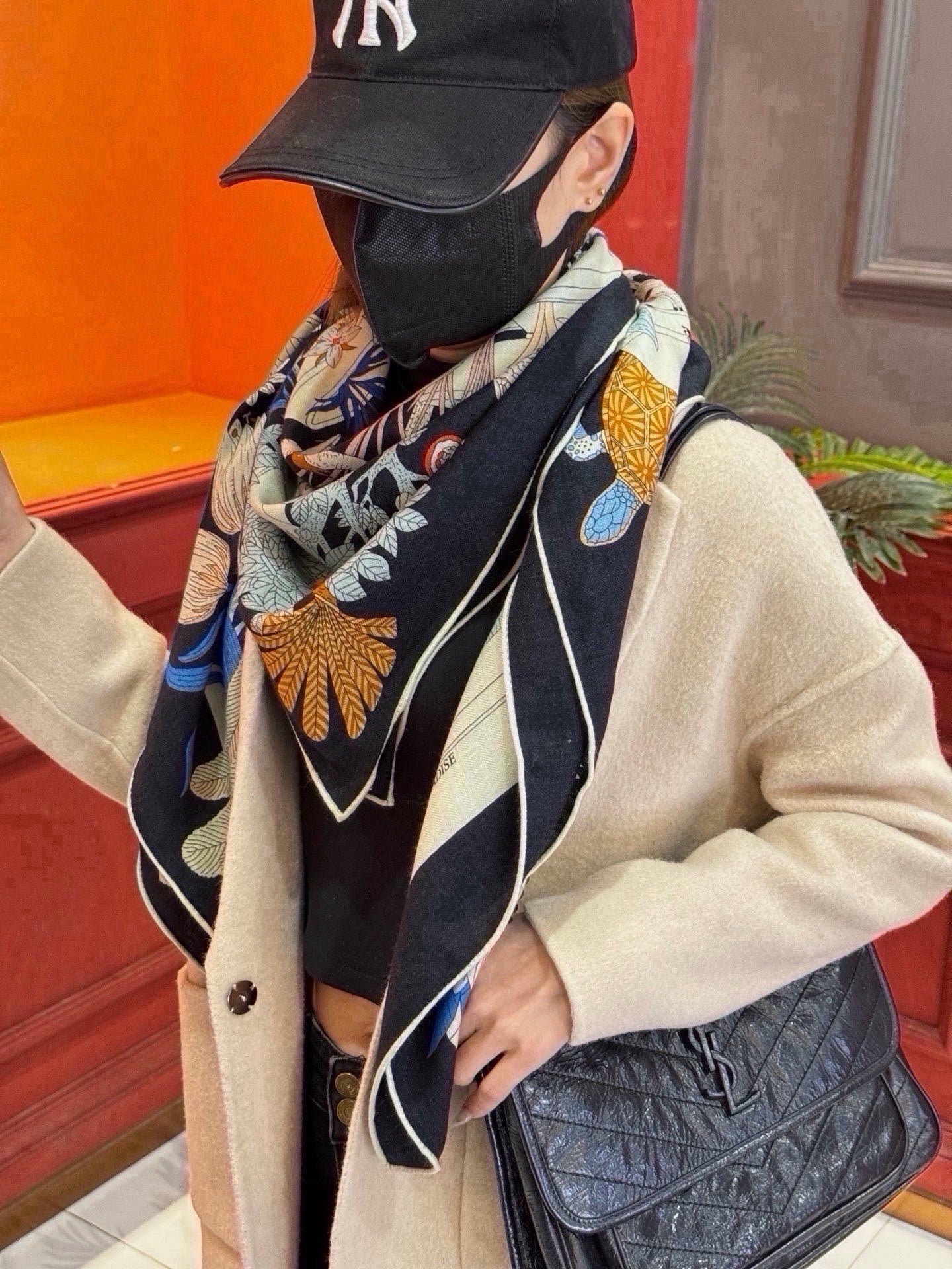 HM 26s Scarf 140 In Cashmere And Silk 441166