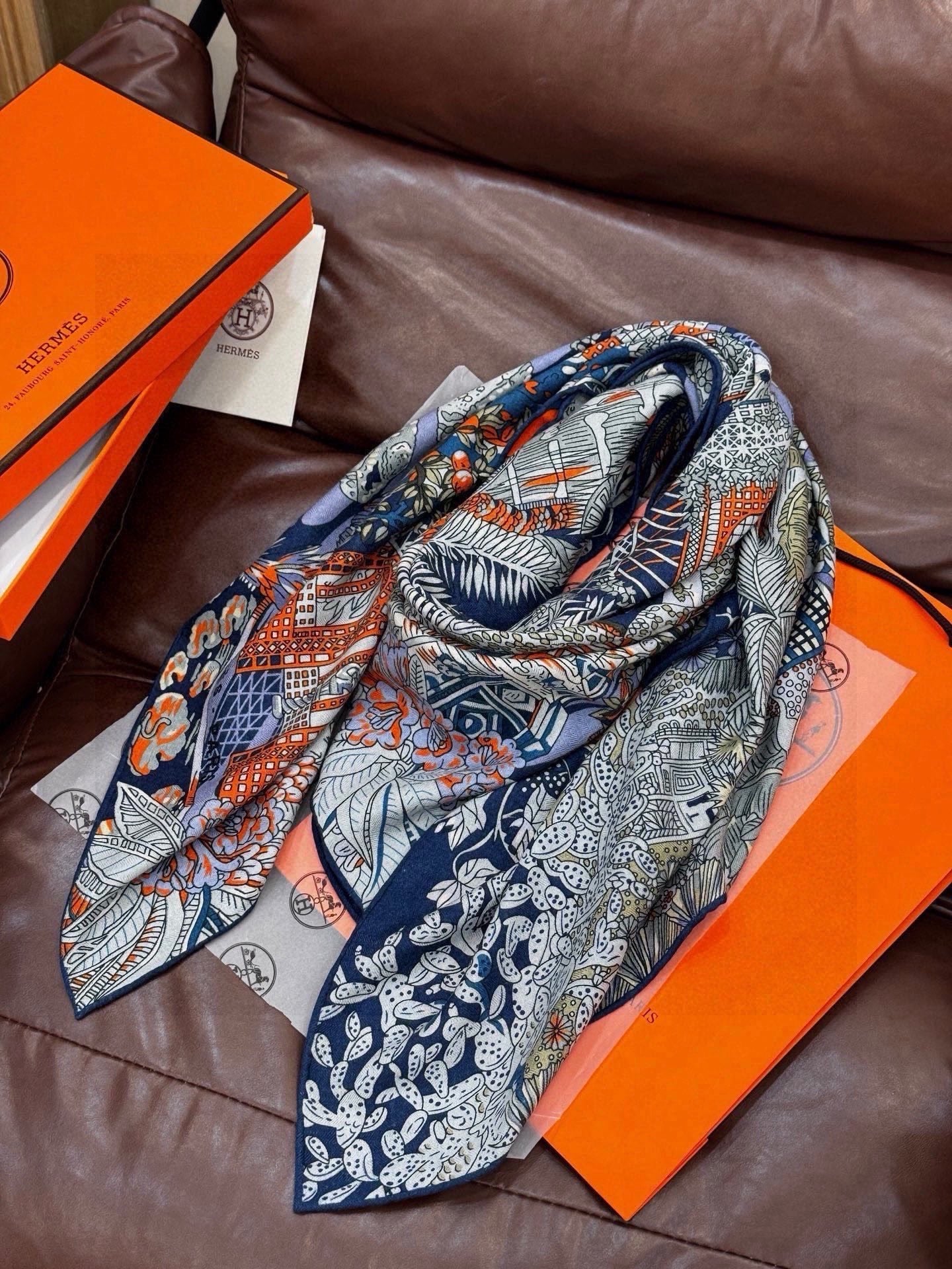 HM 26s Scarf 140 In Cashmere And Silk 441184