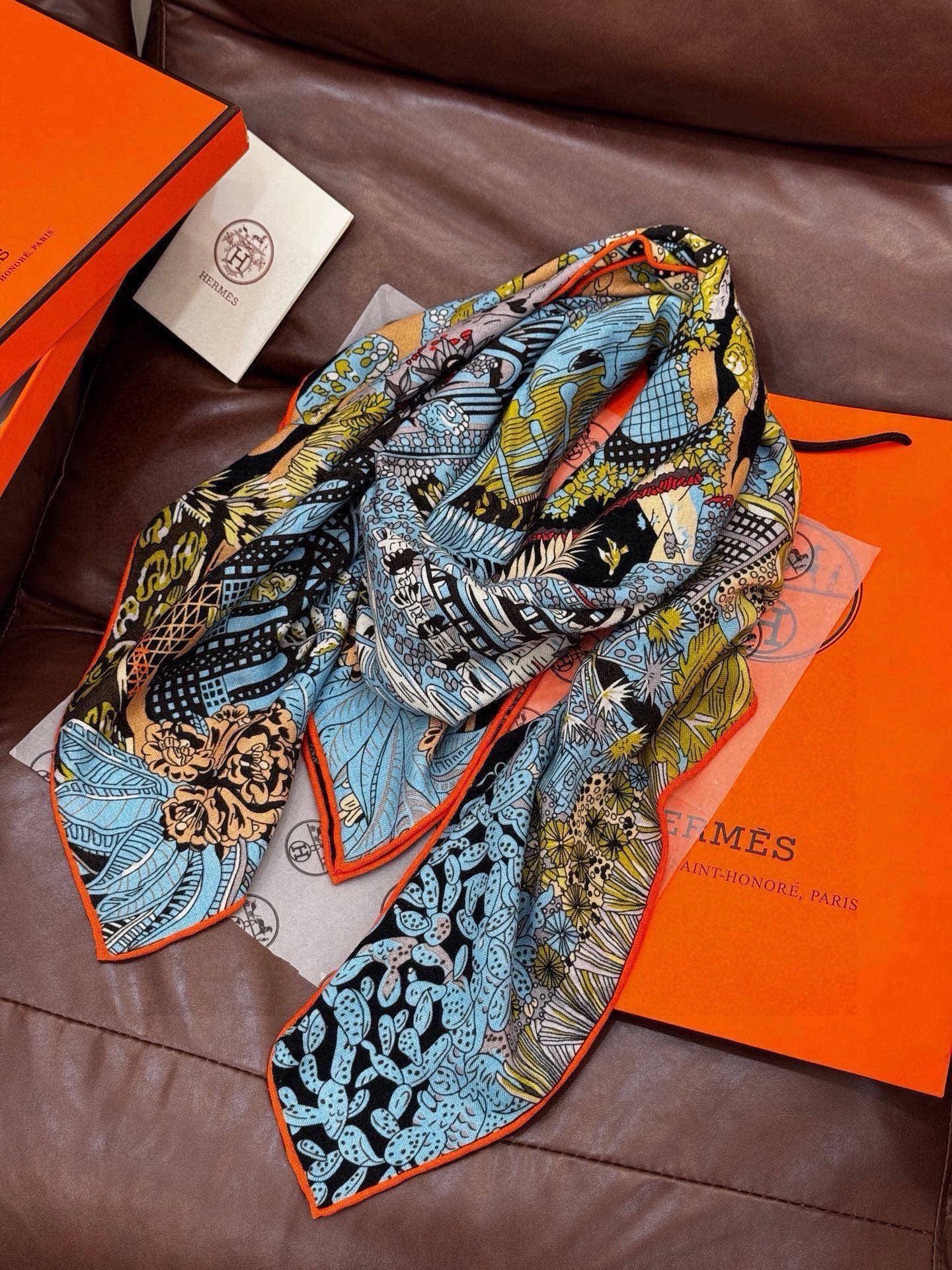 HM 26s Scarf 140 In Cashmere And Silk 441186