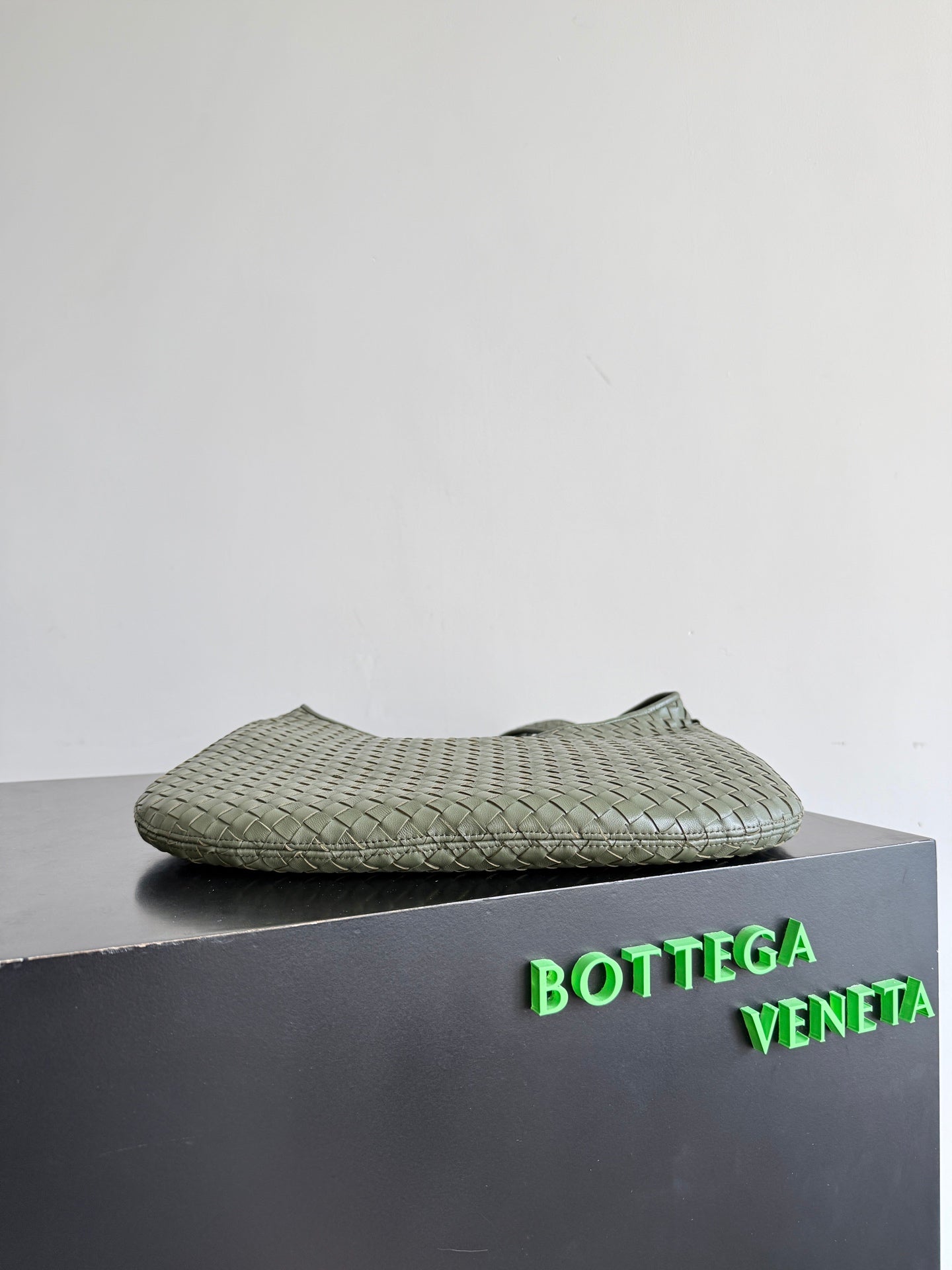 BV 25s Veneto Bag 38cm Olive Calfskin Hardware
