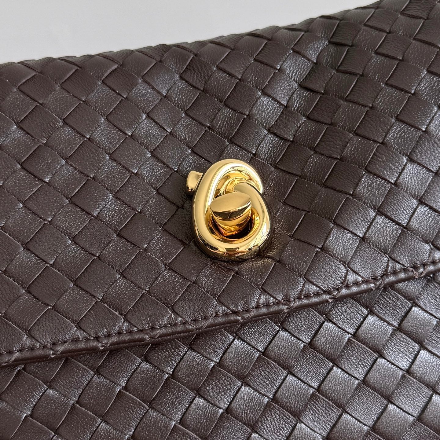 BV 26s Madison Bag 27cm Coffee Intrecciato Leather