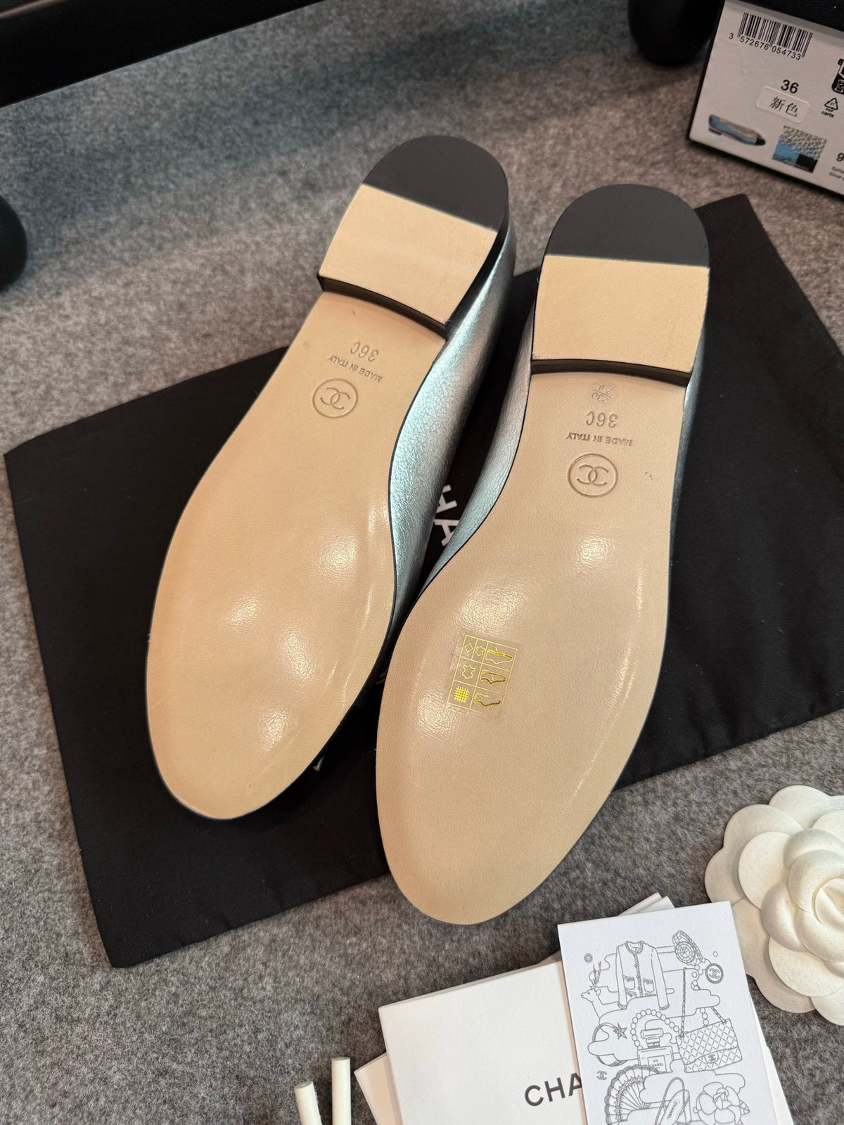 CC 26s Ballet Flats 1cm Silver Black Metallic Leather 118958