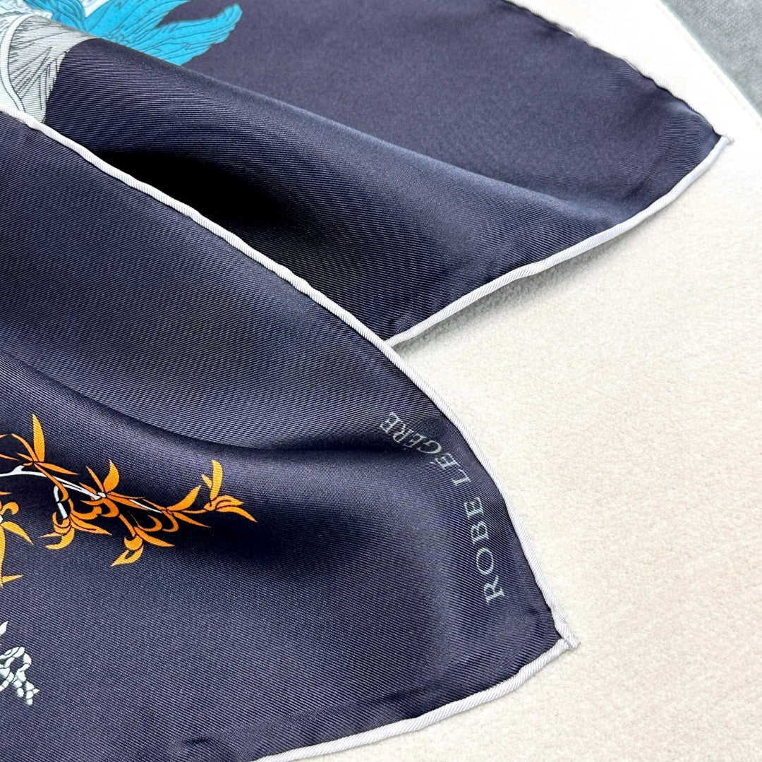 HM 26s Scarf 90 In Silk 304309