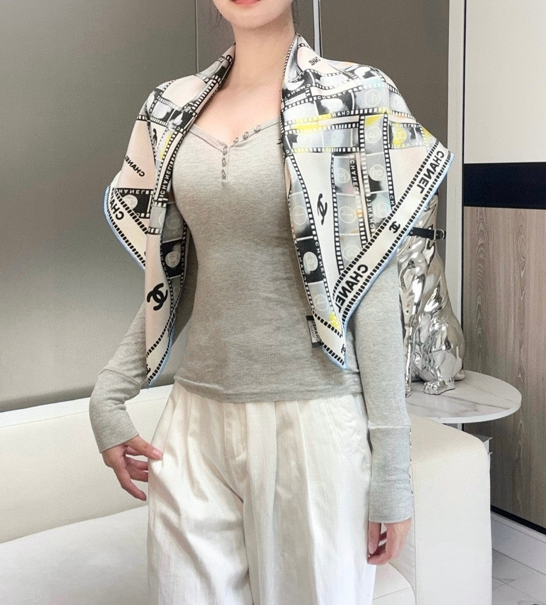 Chanel 26s Scarf 90 In Silk 309798