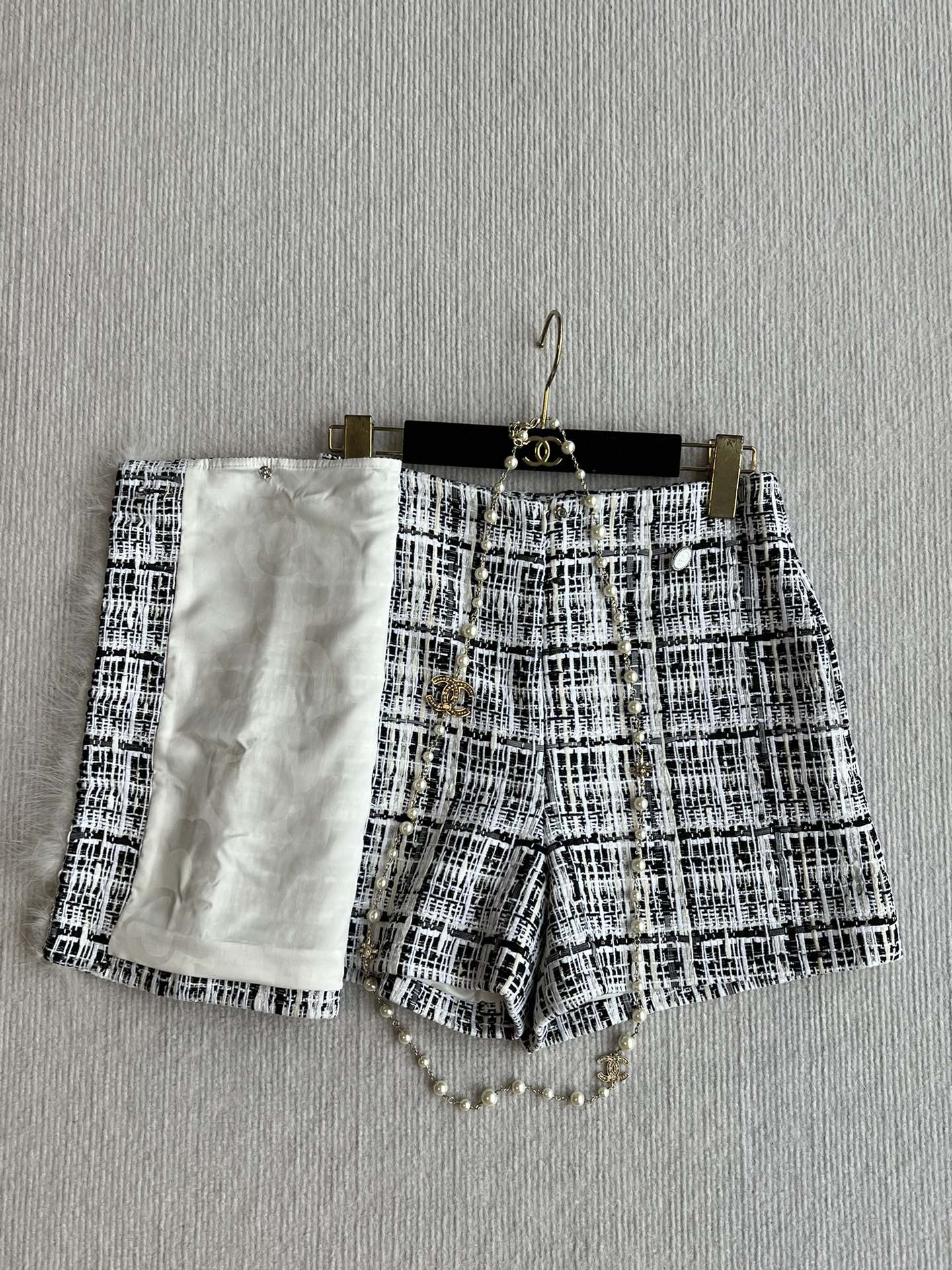 CC 25 Set Black And White Striped Synthetic Fabric 244330