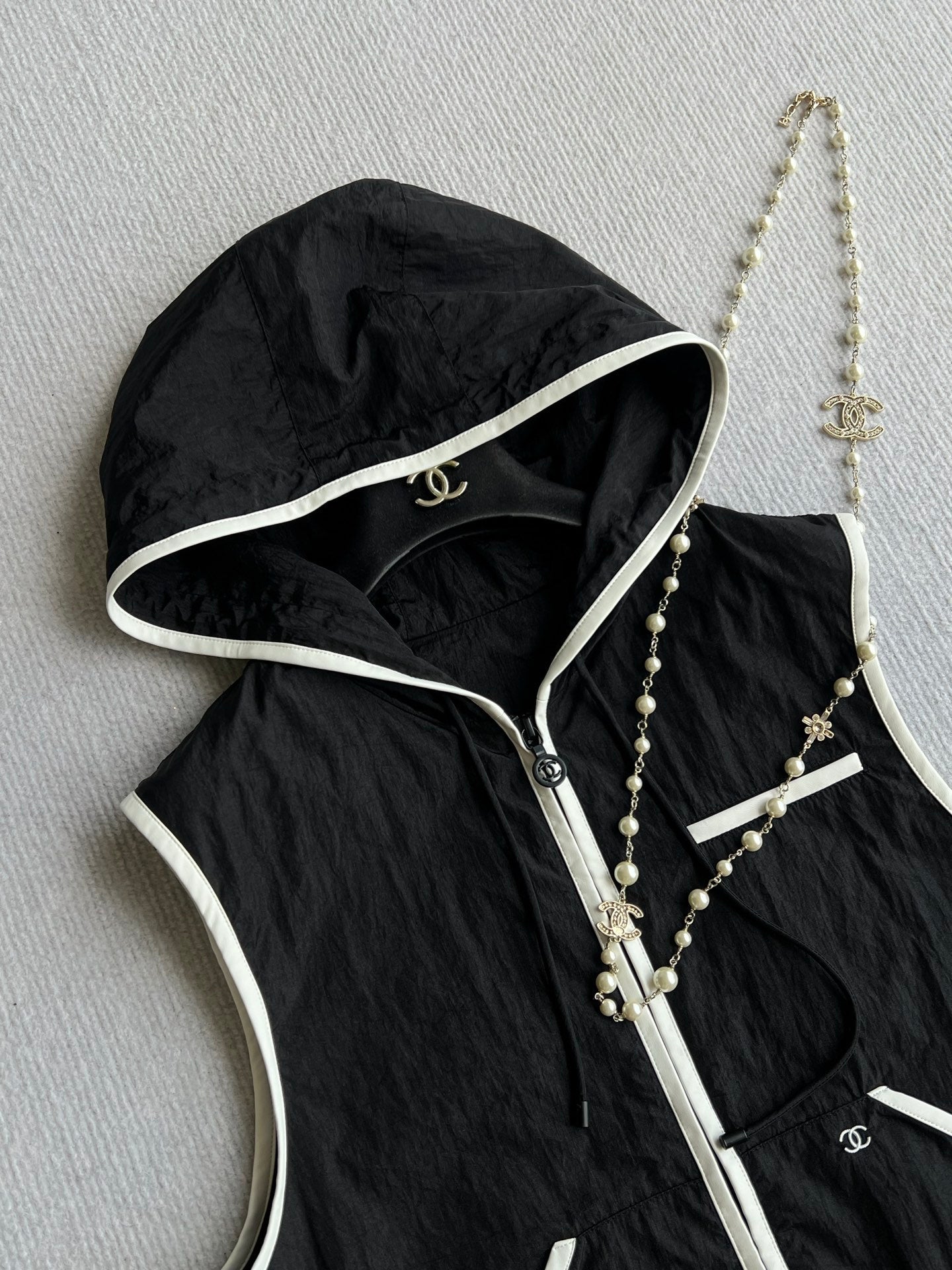 CC 26s Hooded Vest Jacket Black Polyester 385226