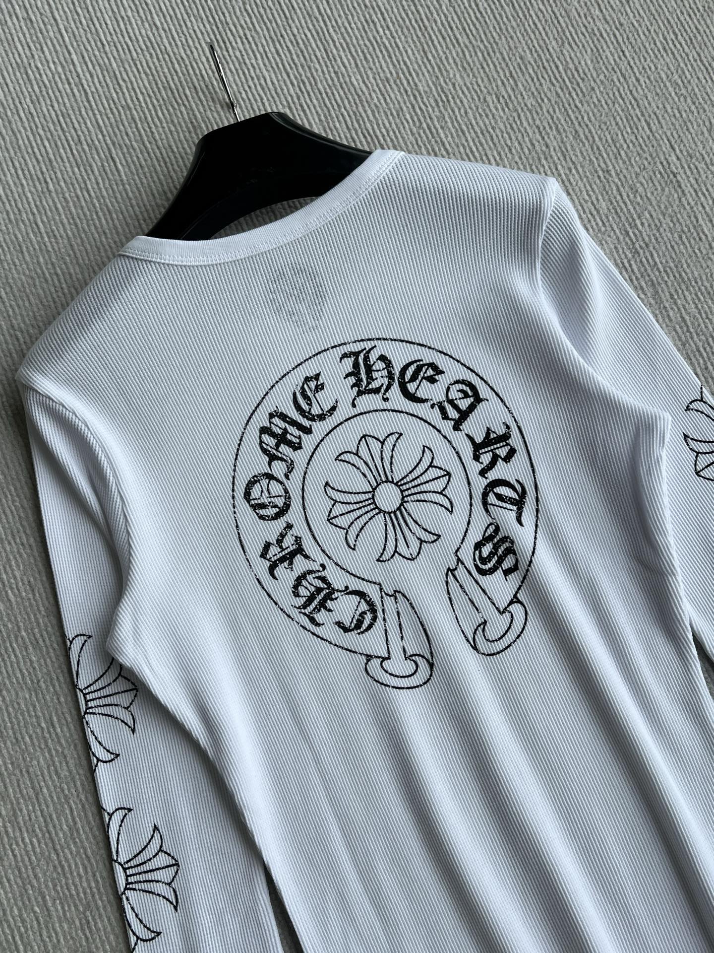 𝐂𝐡𝐫𝐨𝐦𝐞 H𝐞𝐚𝐫𝐭𝐬 26s Long-Sleeve T-Shirt White Cotton 412316