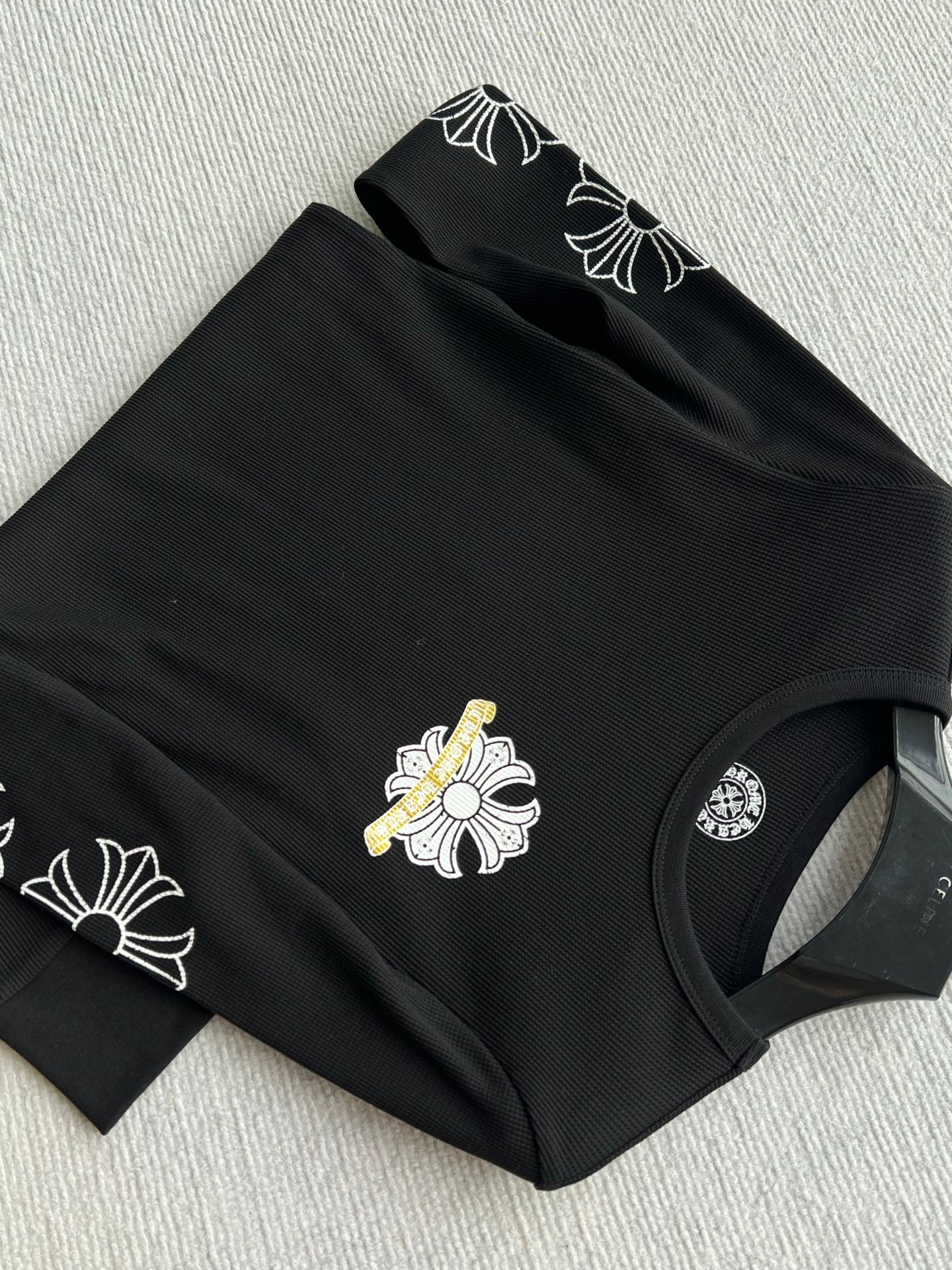 𝐂𝐡𝐫𝐨𝐦𝐞 H𝐞𝐚𝐫𝐭𝐬 26s Long-Sleeve T-Shirt Black Cotton 412317