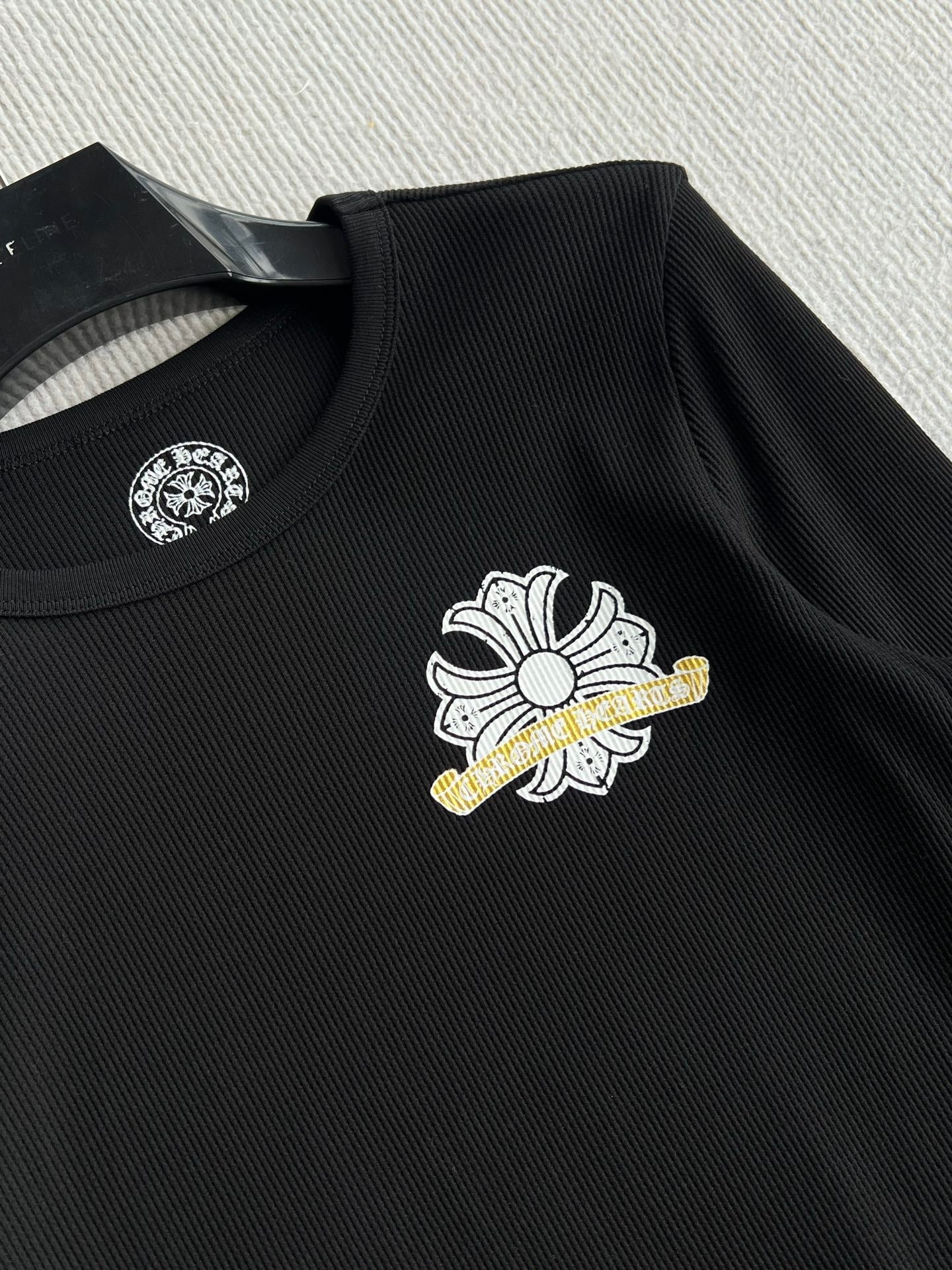 𝐂𝐡𝐫𝐨𝐦𝐞 H𝐞𝐚𝐫𝐭𝐬 26s Long-Sleeve T-Shirt Black Cotton 412317