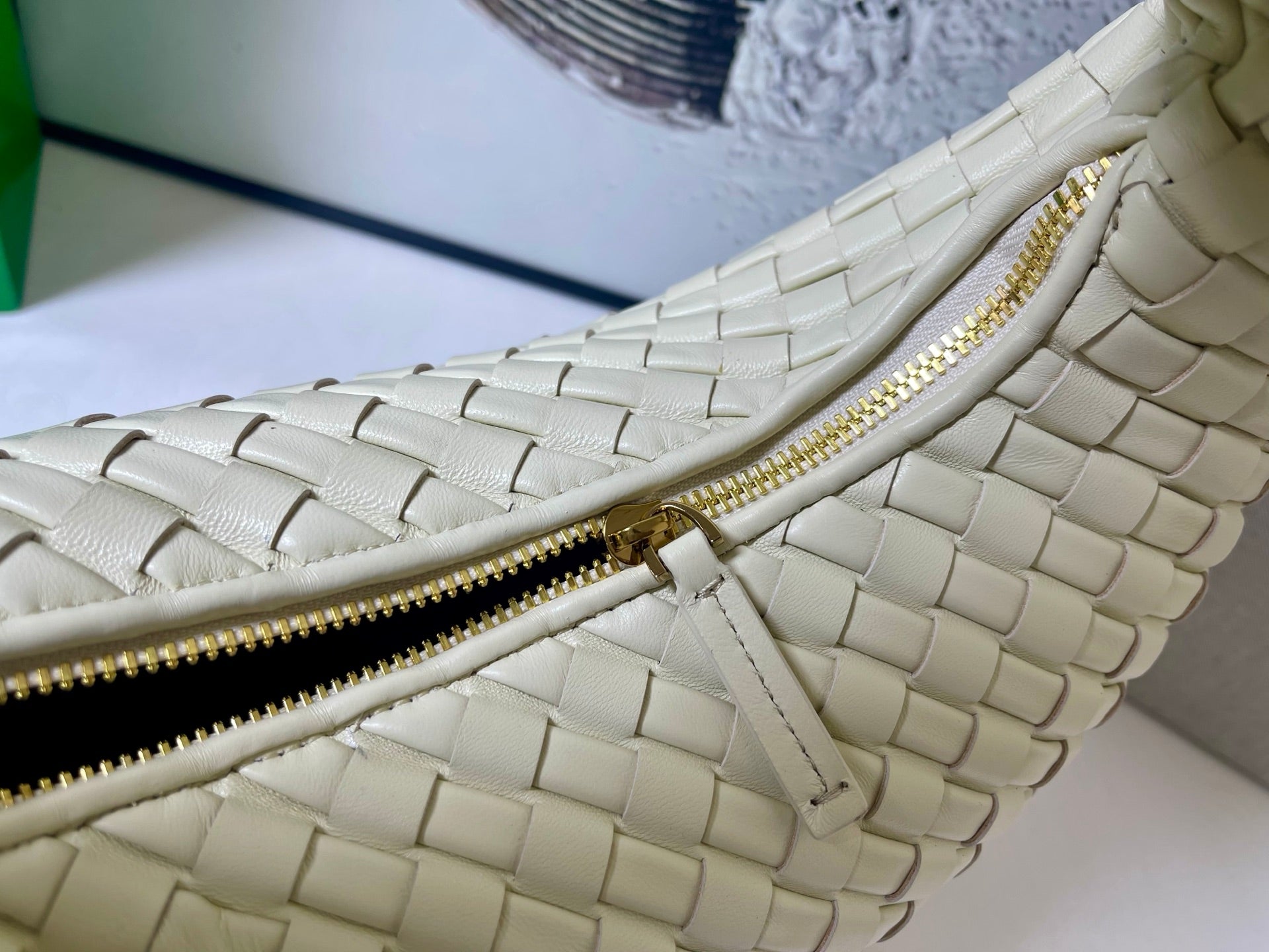 Bottega Veneta Veneta Bag 44cm Cream Intrecciato Leather