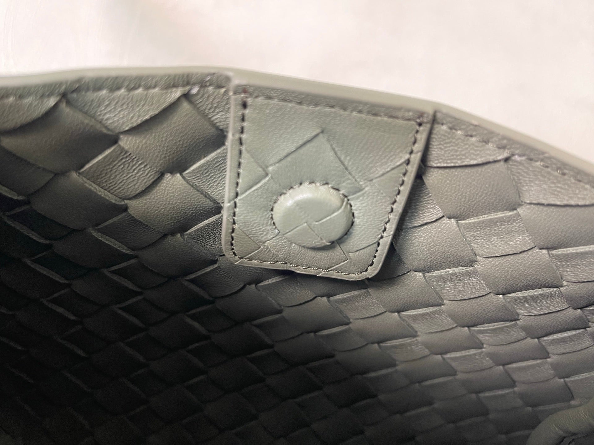 BV Small Parachute 20cm Olive Intrecciato  Leather