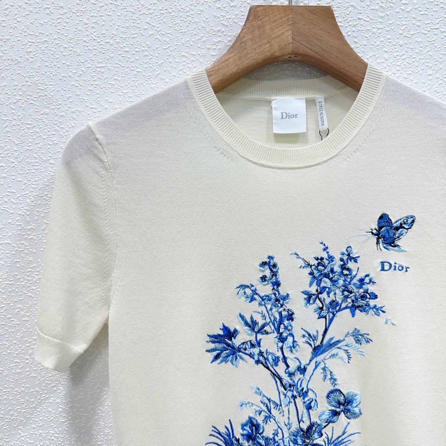 CD 26s Short-Sleeved Embroidered Sweater Ivory Blue Knit 363518