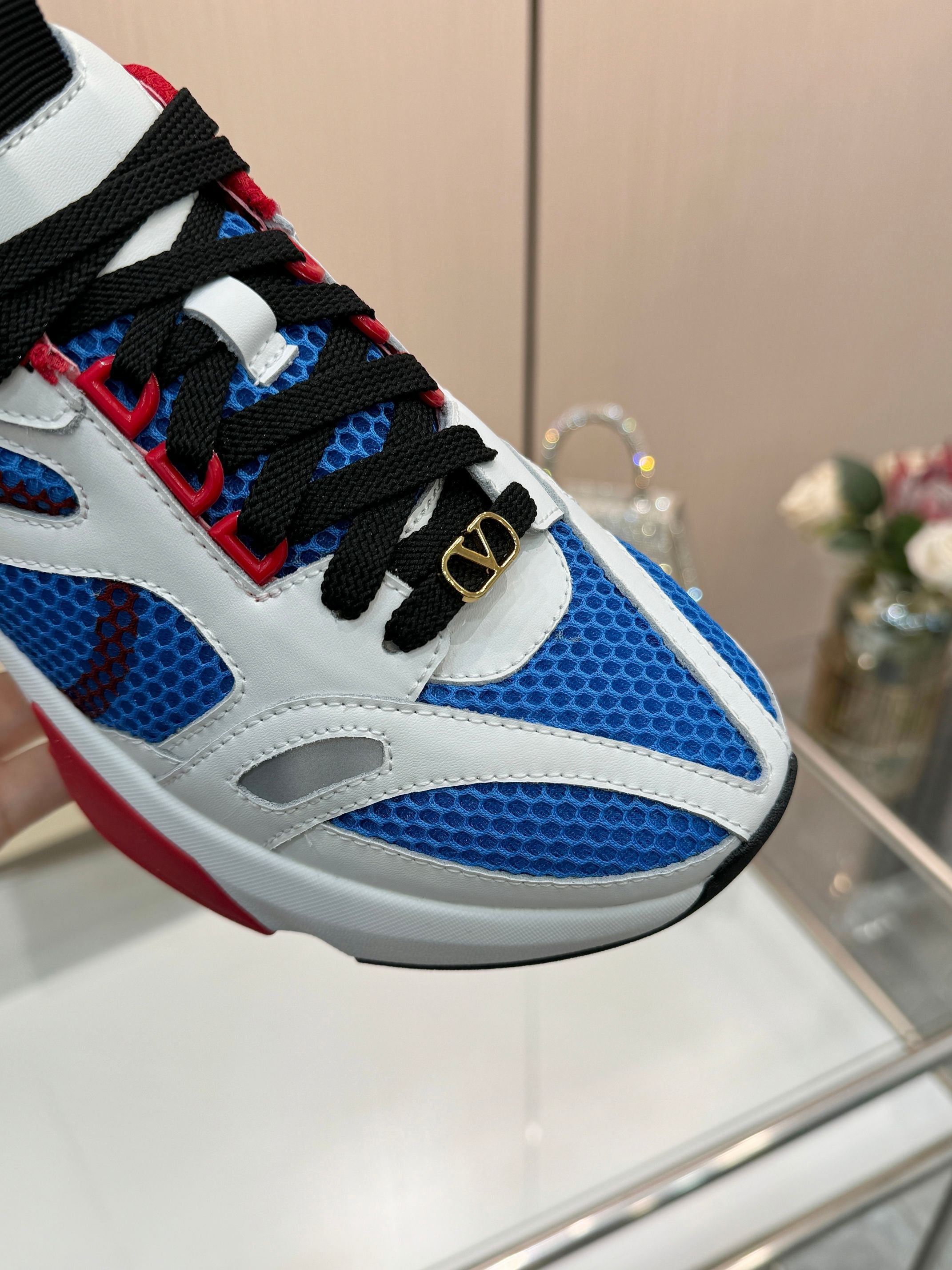 VT 26s Demivee Signature Sneakers White Blue Red Mesh 943073