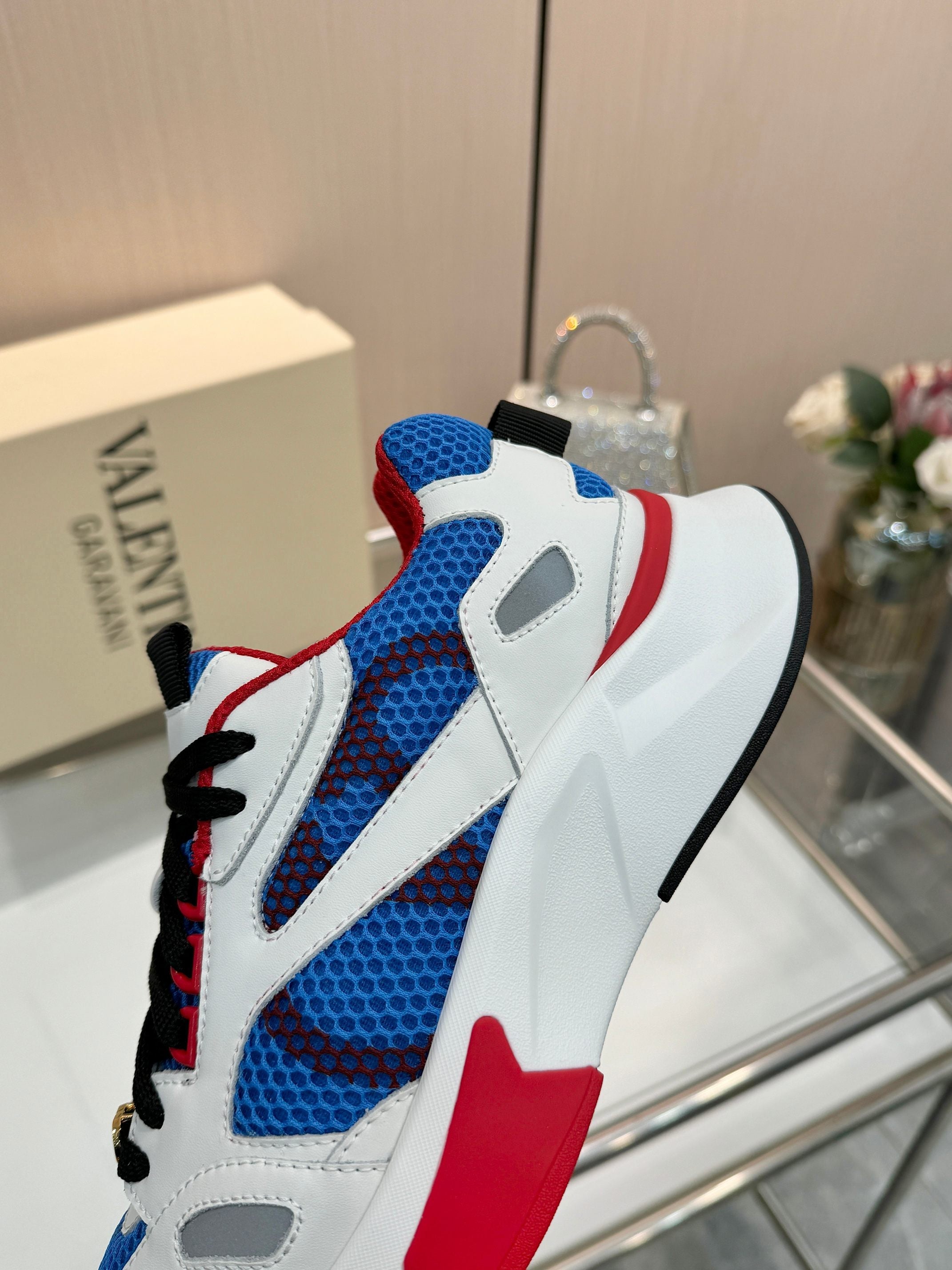 VT 26s Demivee Signature Sneakers White Blue Red Mesh 943073