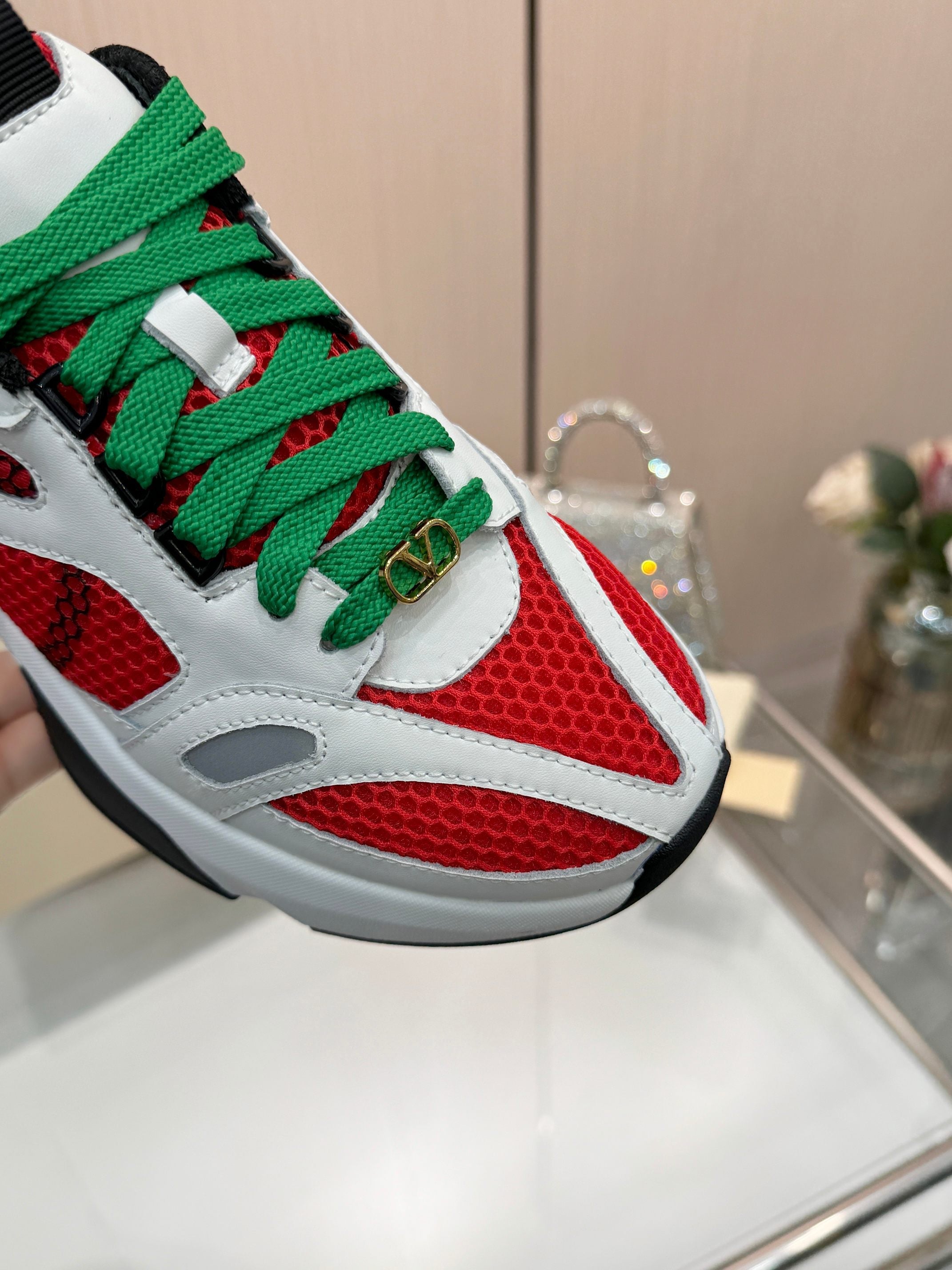 VT 26s Demivee Signature Sneakers White Red Mesh 943076