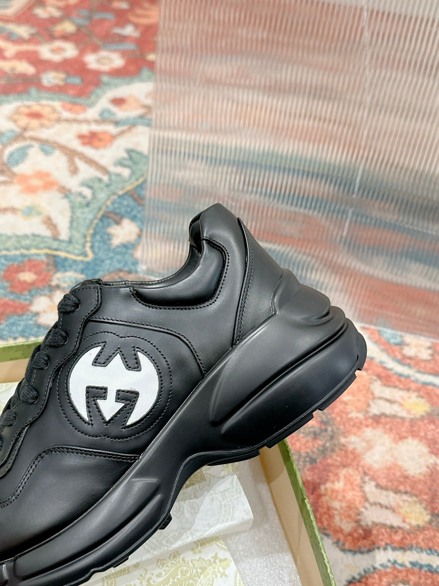 GG RHYTON TRAINER BLACK CALFSKIN WITH WHITE LOGO