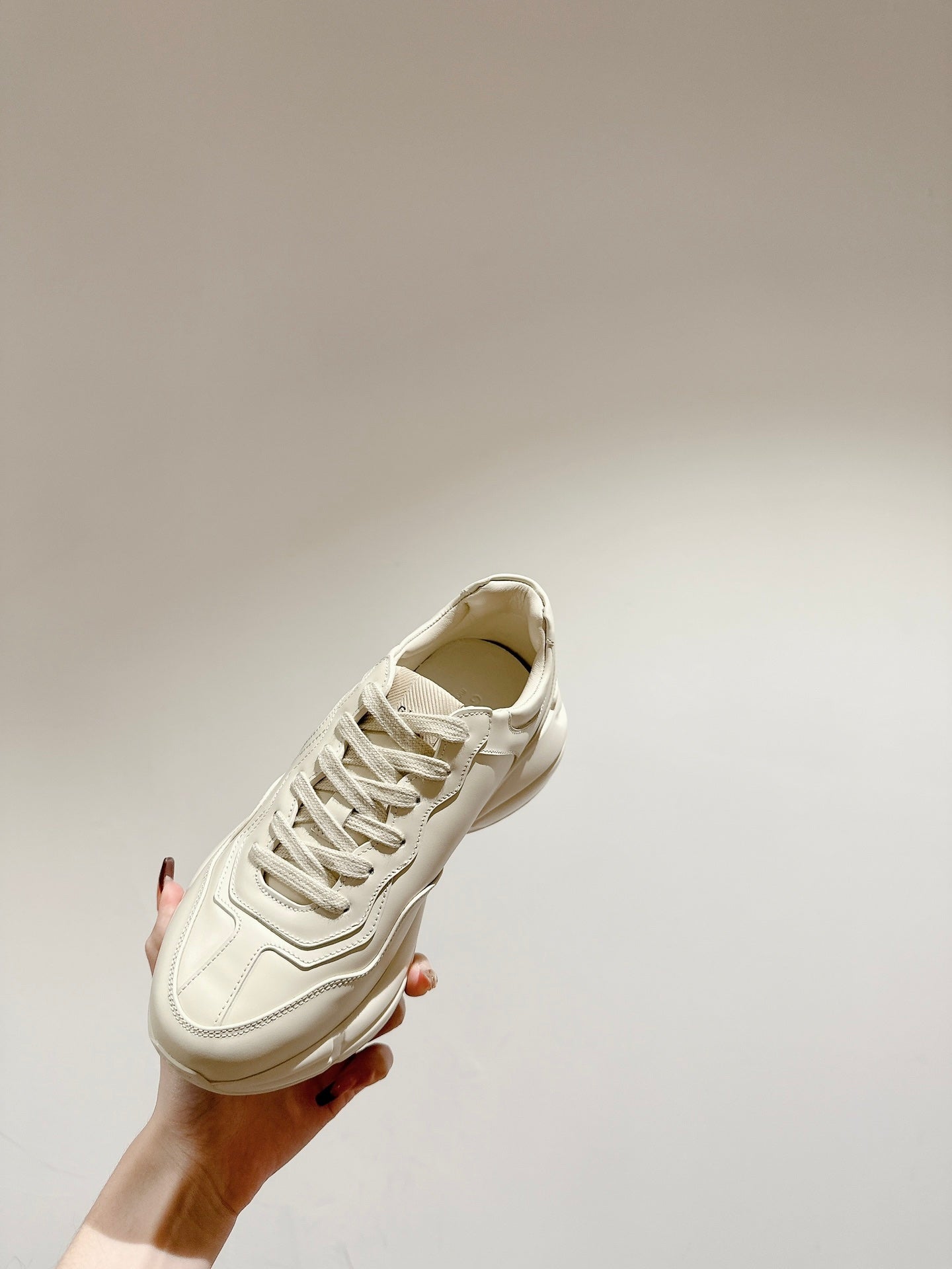 GG RHYTON TRAINER WHITE CALFSKIN WITH PINK LOGO