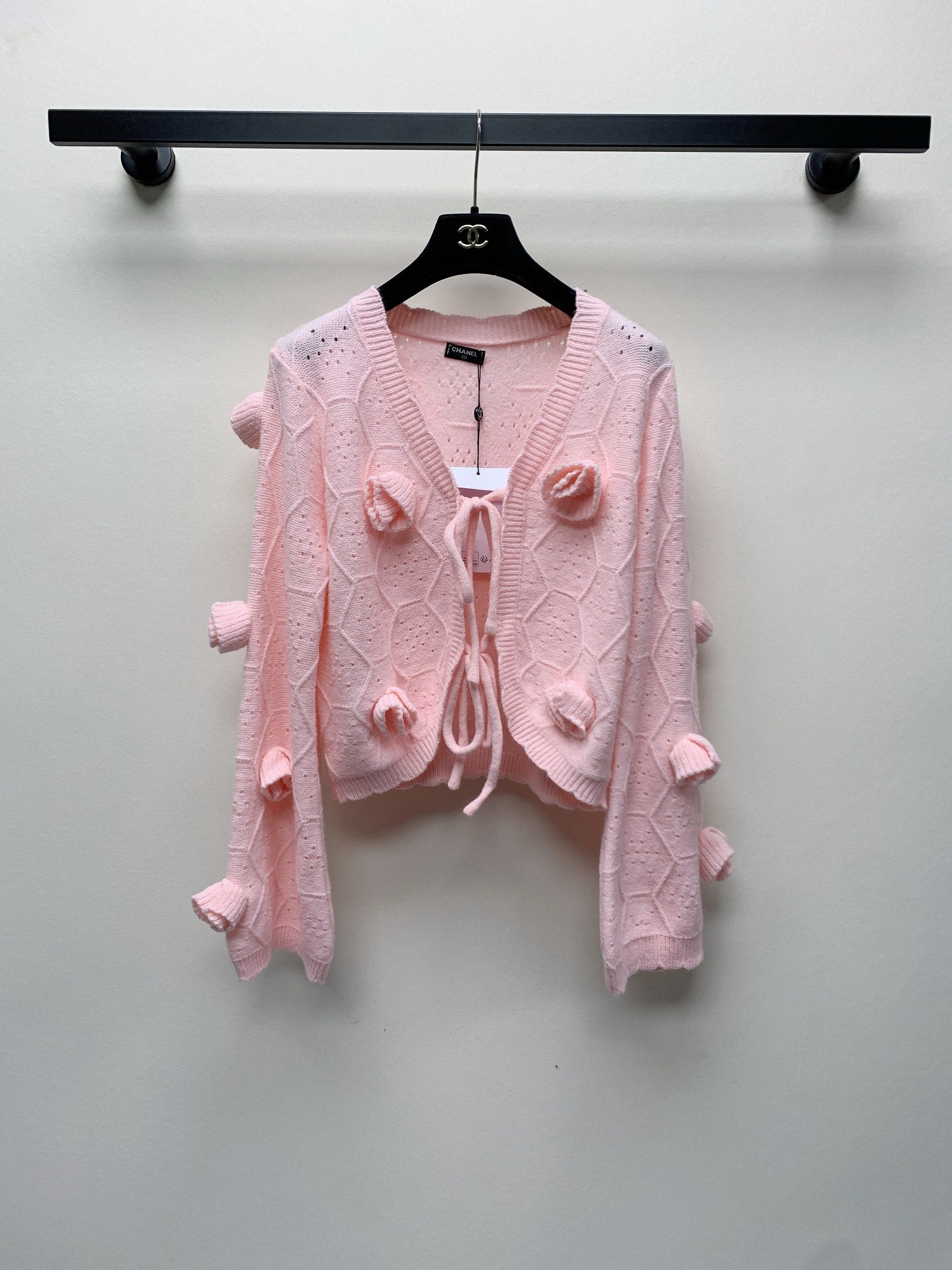 CC 25 Knitted Three-Dimensional Flower Tie Cardigan in Pink 277588