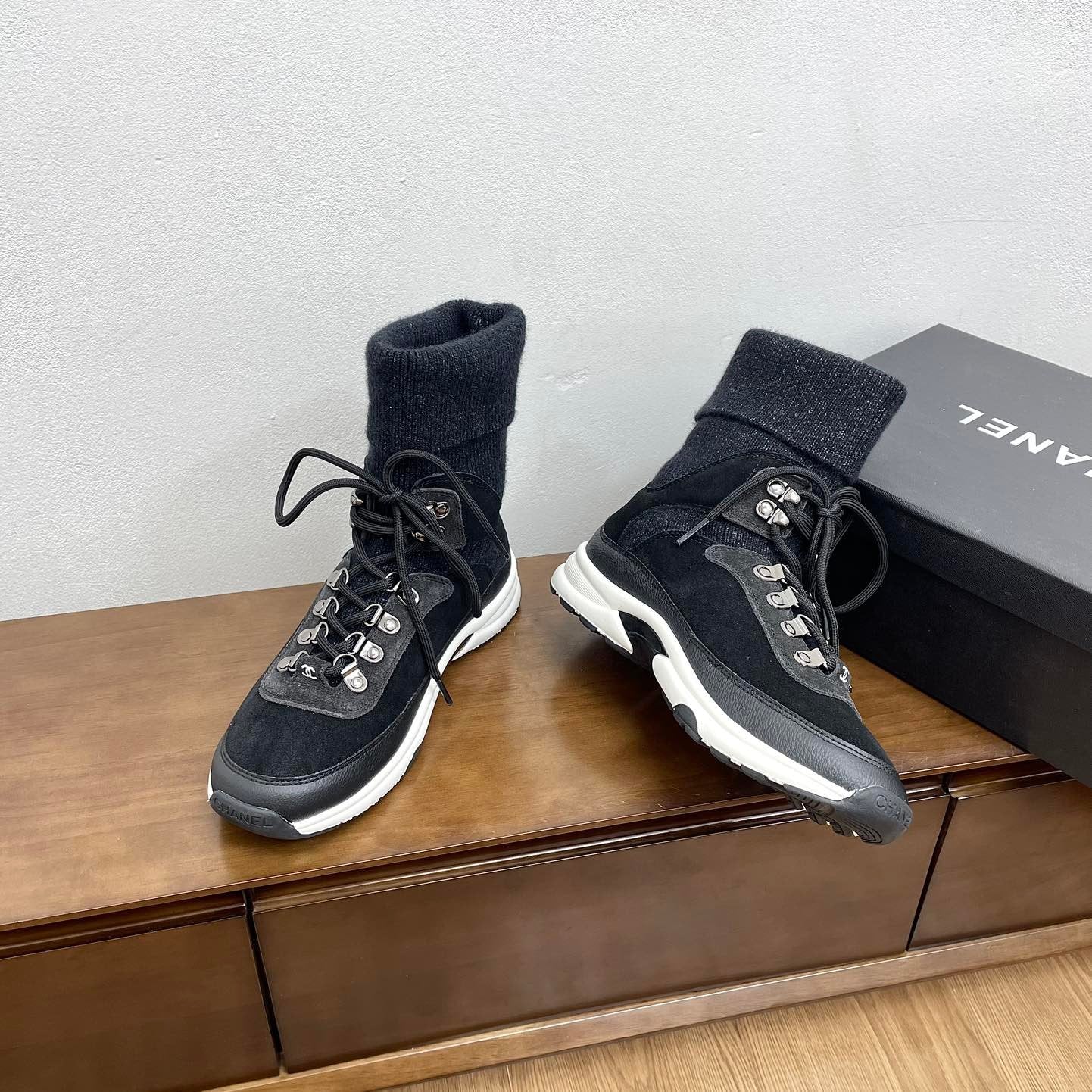 CC Sneaker 30mm Black Suede And Wool