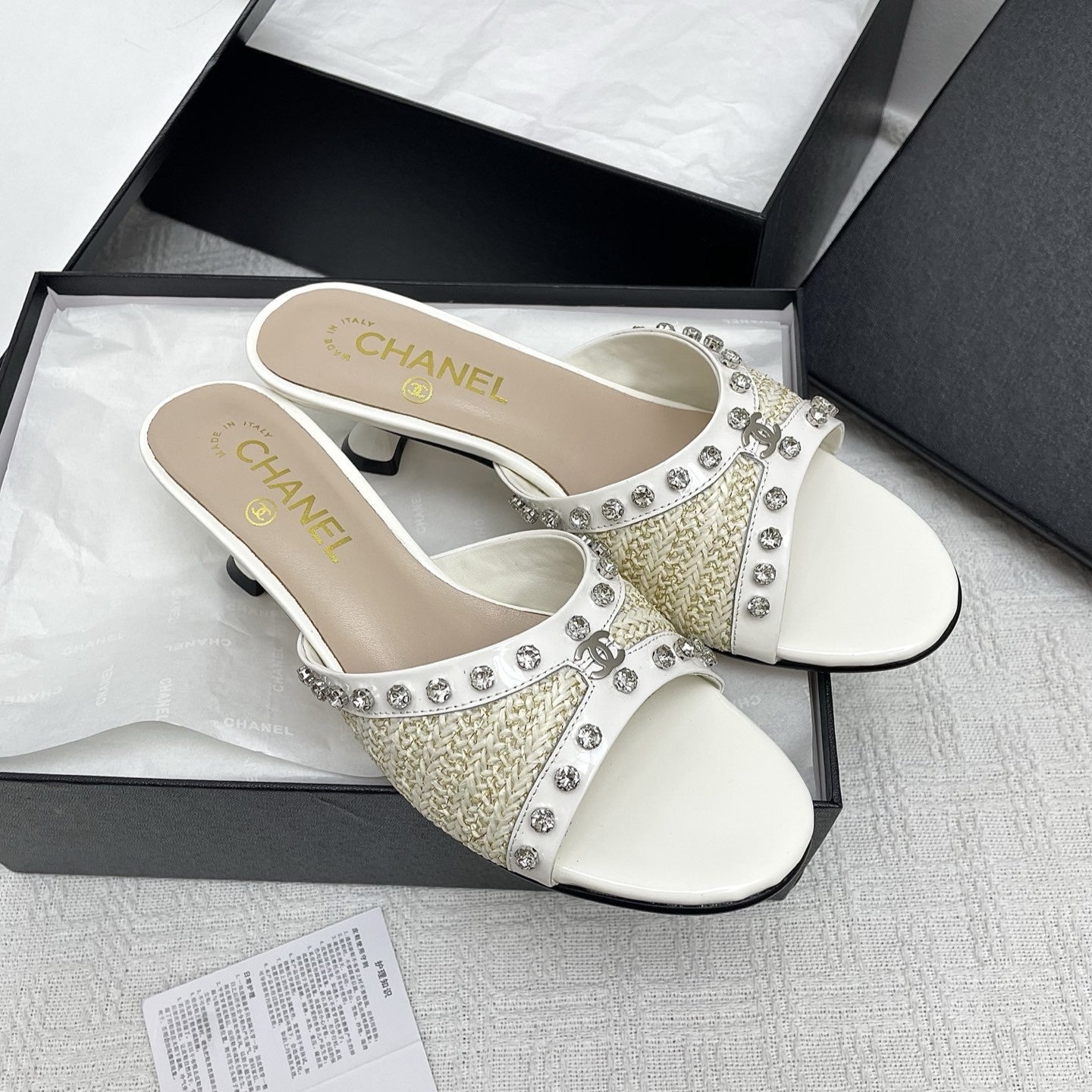 CC 25SS Slippers 5cm Light Yellow Raffia White Patent Calfskin 338301
