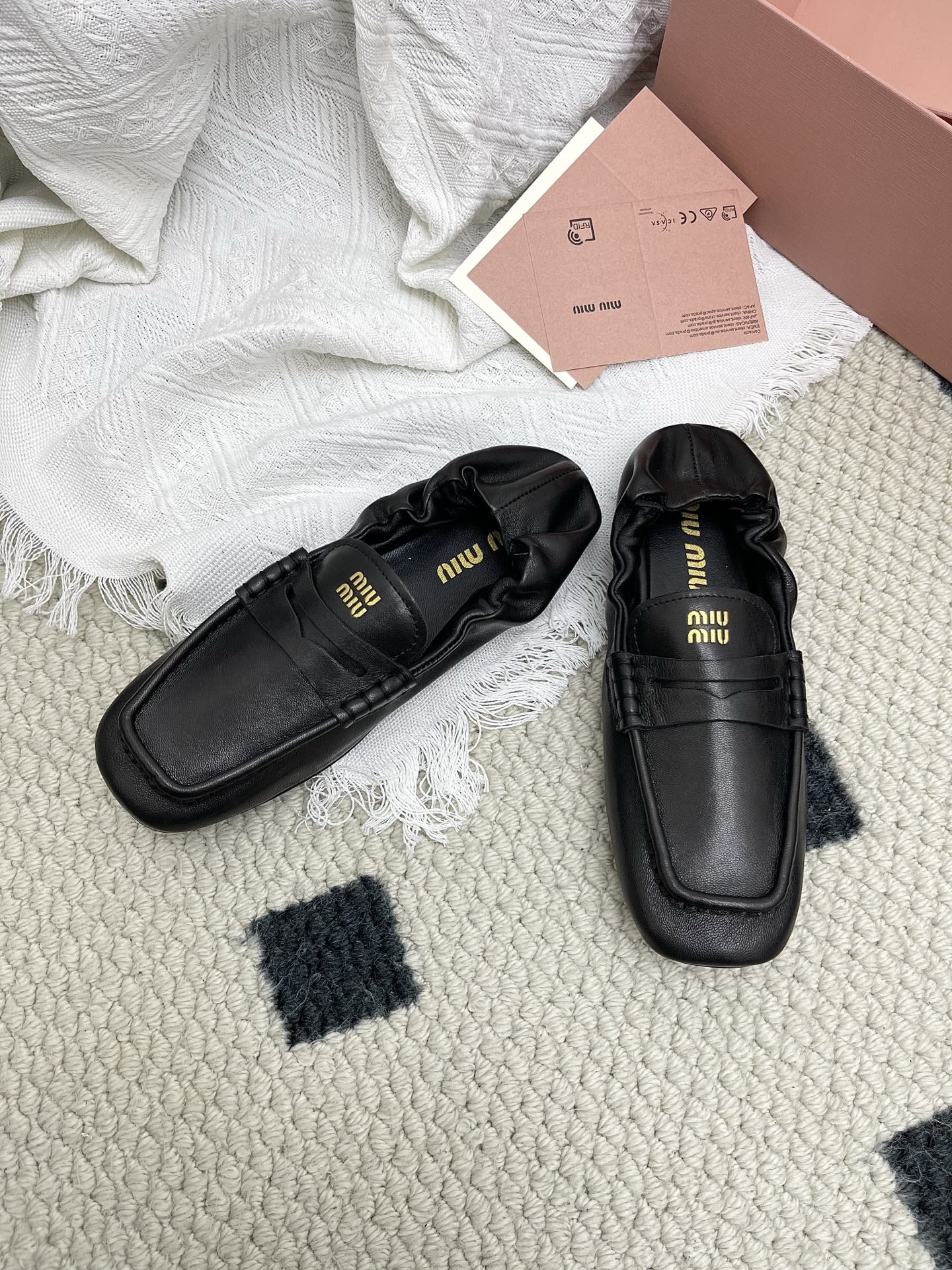 Miu Ruches Black Leather 611334