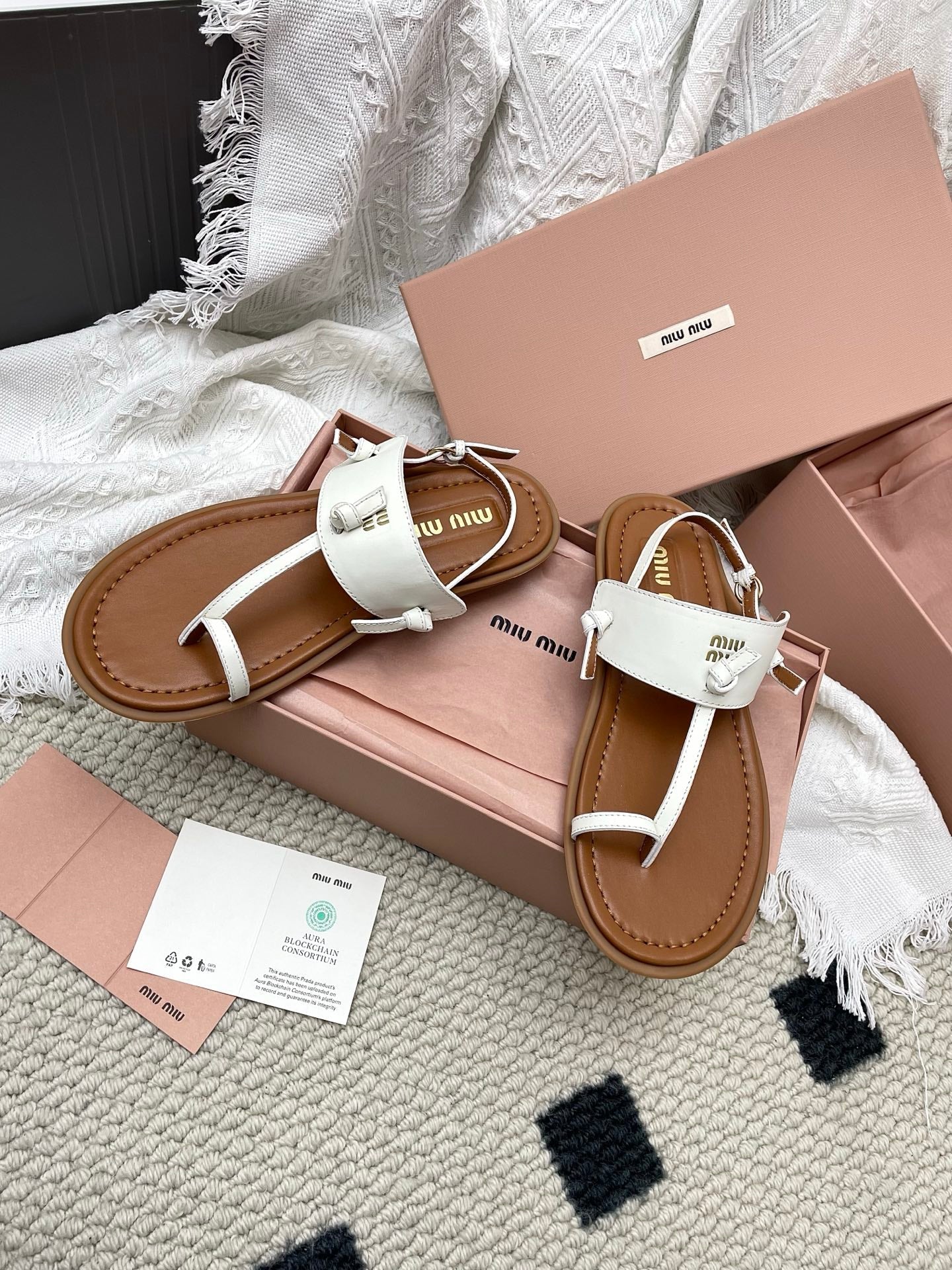 Miu 26 Flip-Flop Flat Sandals Brown White Leather 611338
