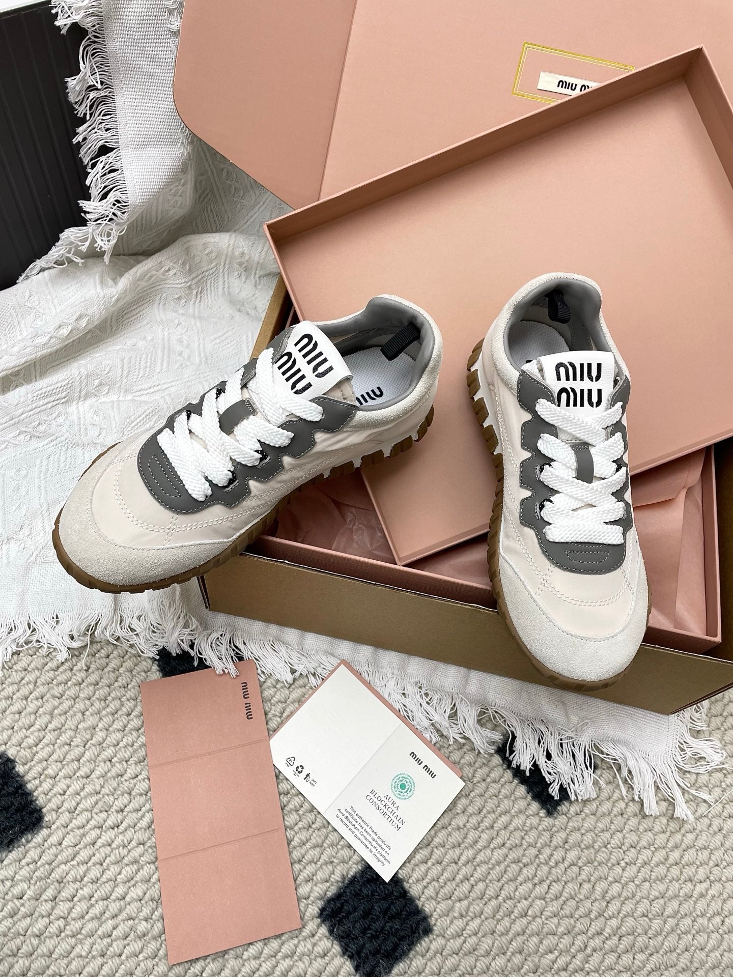 Miu Tyre Sneaker Ivory Taupe Suede 611343