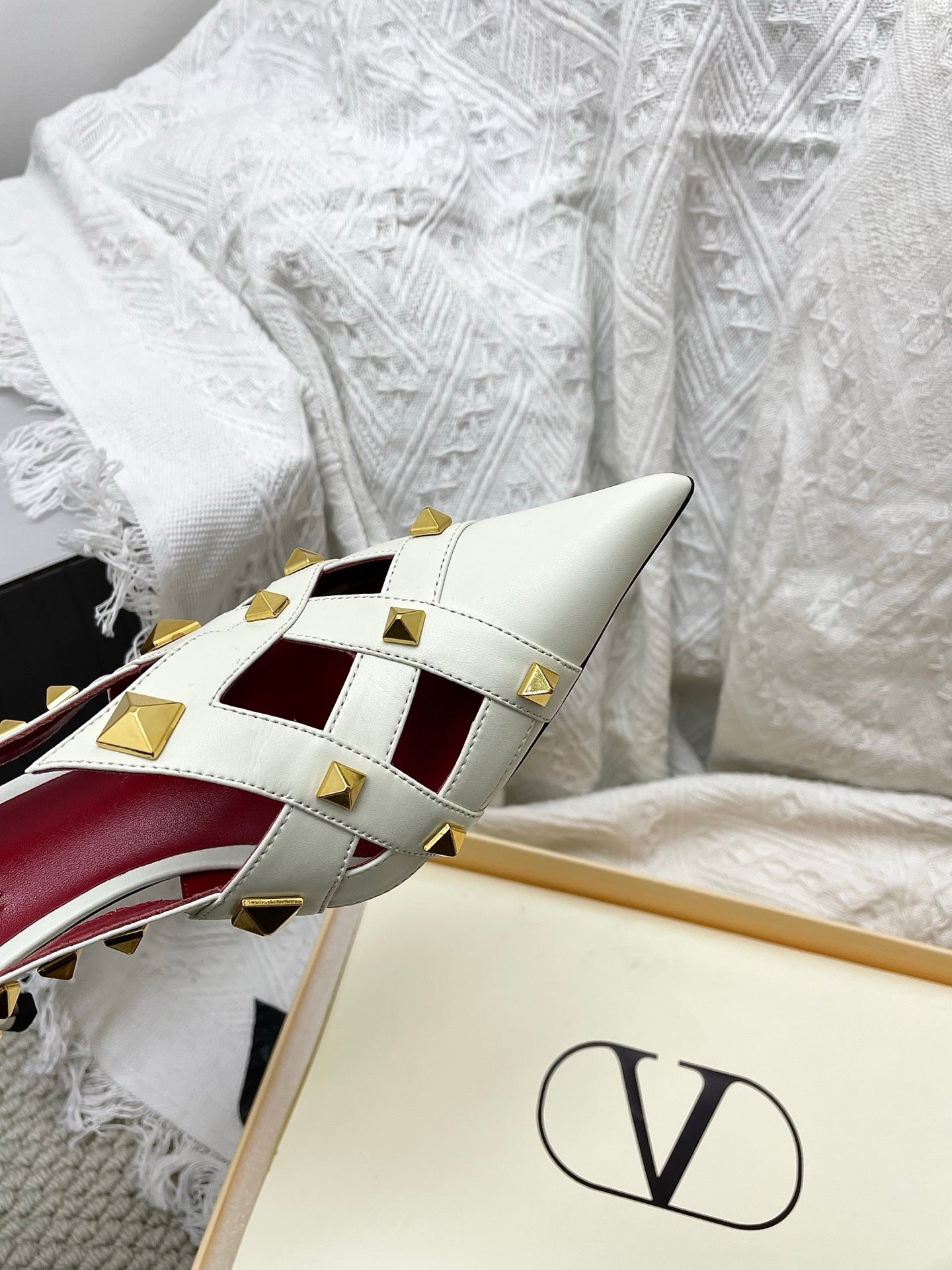 VT Studdy Kidskin Pumps 60mm White  Goatskin 611369