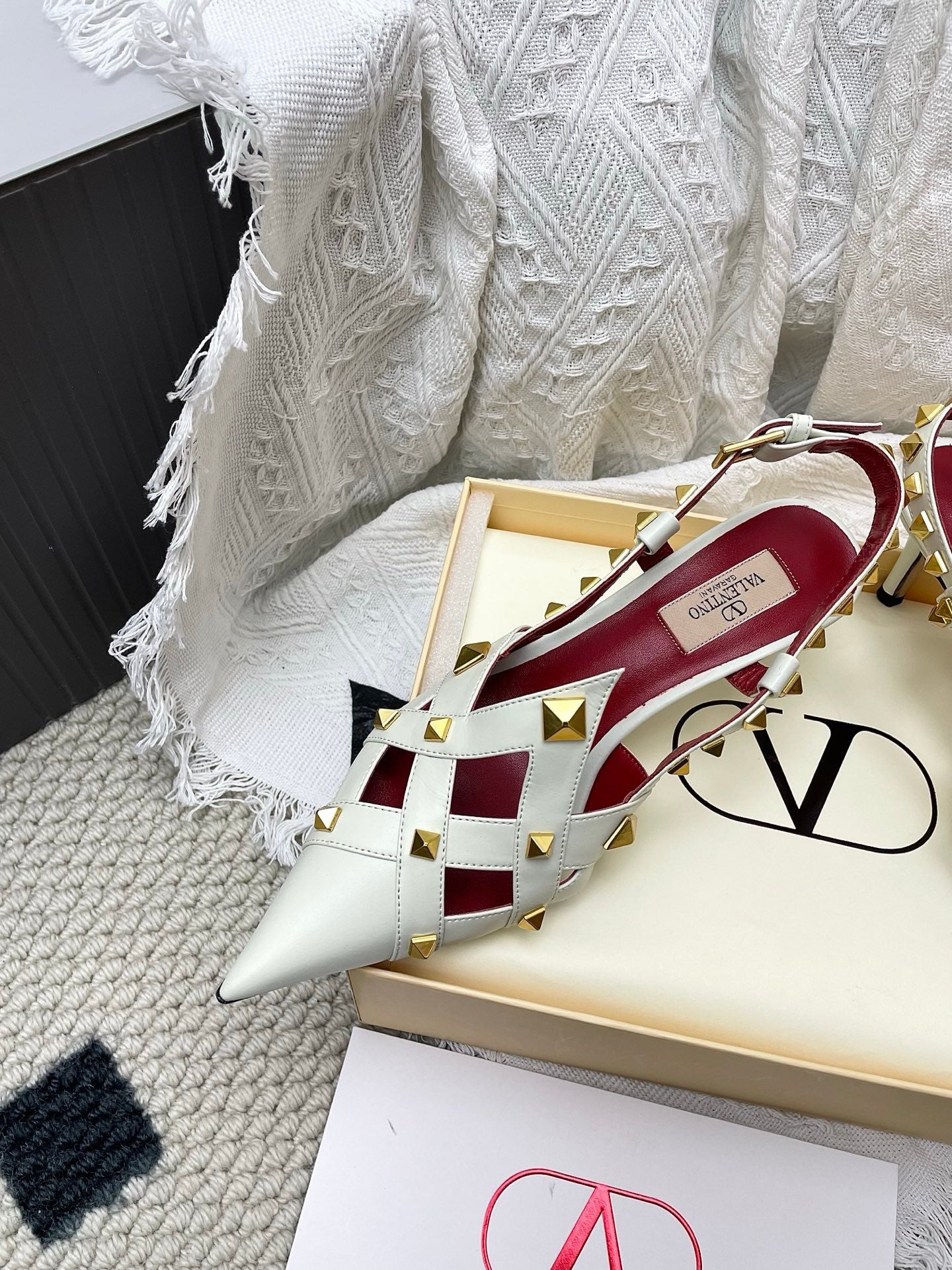 VT Studdy Kidskin Pumps 60mm White  Goatskin 611369