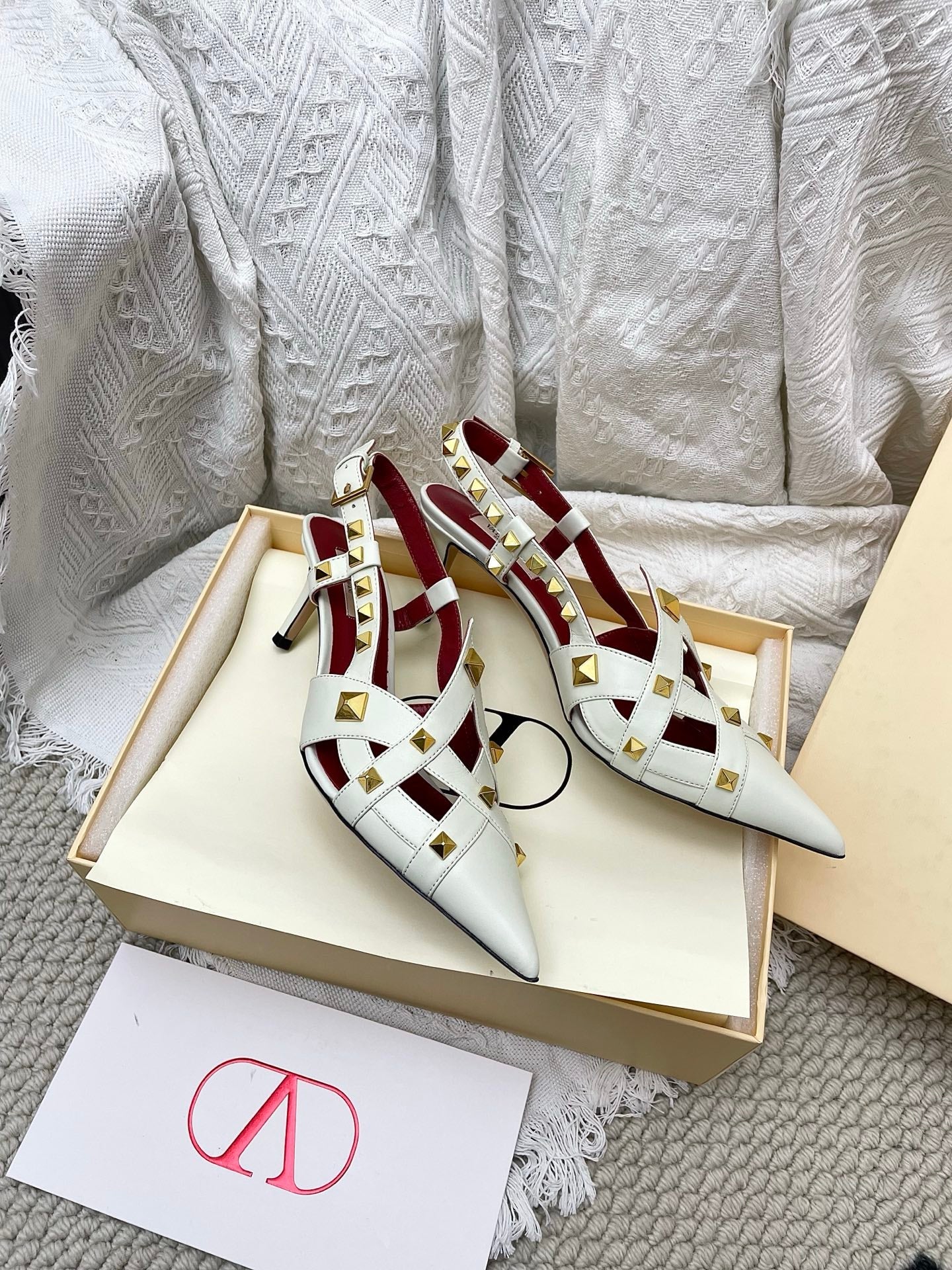 VT Studdy Kidskin Pumps 60mm White  Goatskin 611369