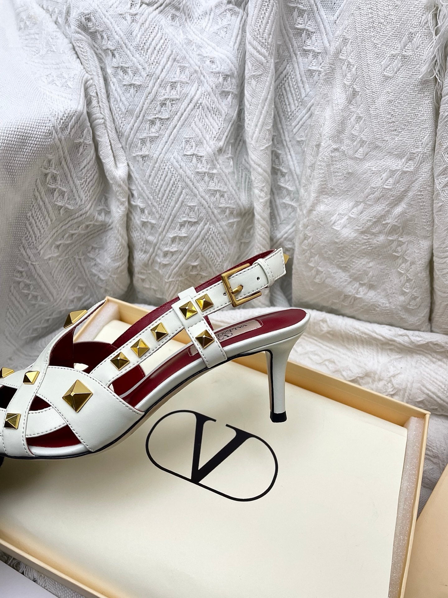 VT Studdy Kidskin Pumps 60mm White  Goatskin 611369