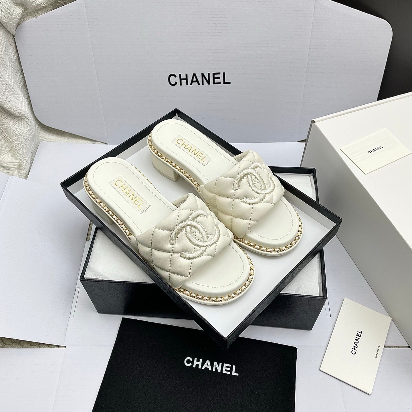 CC 26SS White Quilted Lambskin 726545
