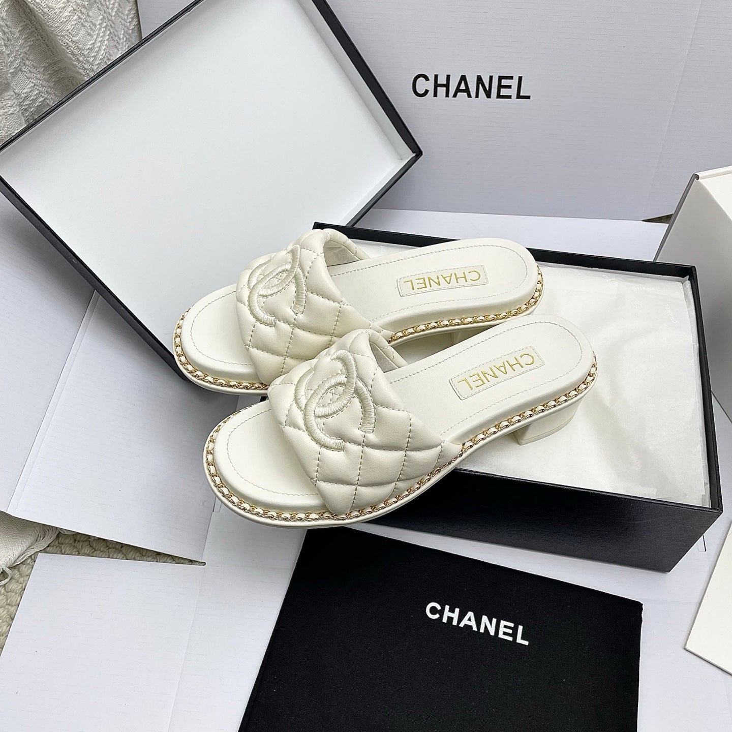 CC 26SS White Quilted Lambskin 726545