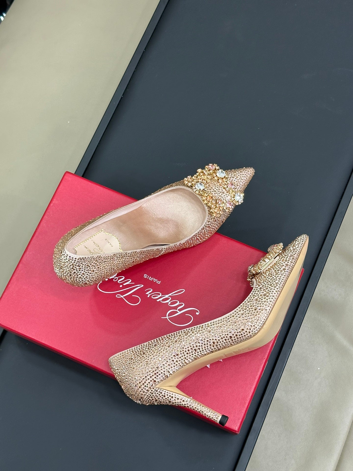 Flower Strass Buckle Pump 85 Crystal Rose Cannelle Leather