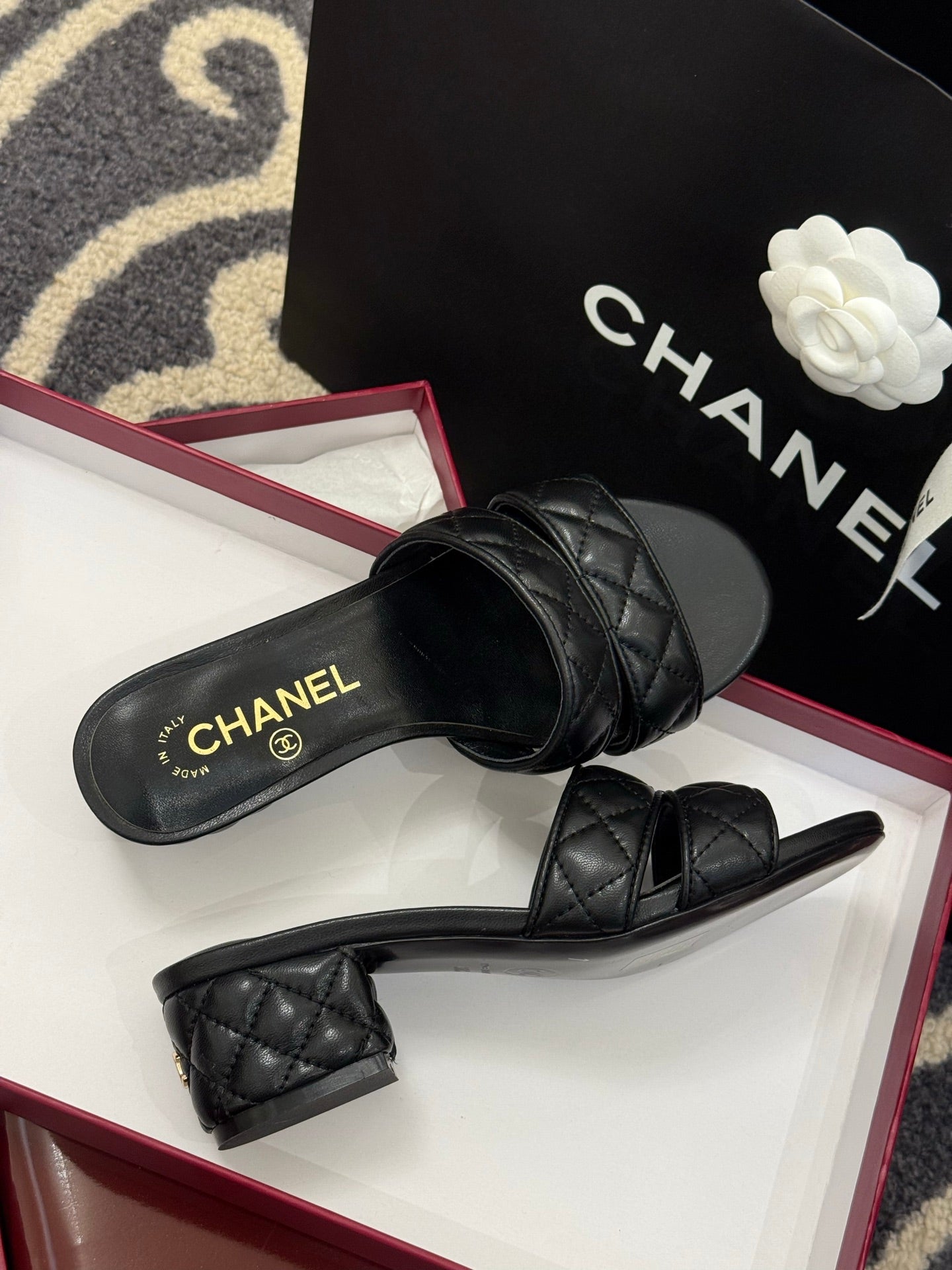 CC 25SS Honey Slippers 5cm Black Lambskin 319636