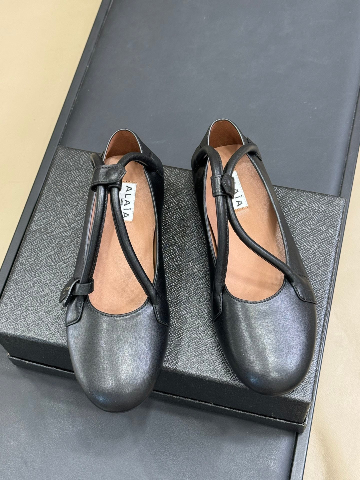 ALAIA Le Teckel Ballet Flats Black Sheepskin 468731