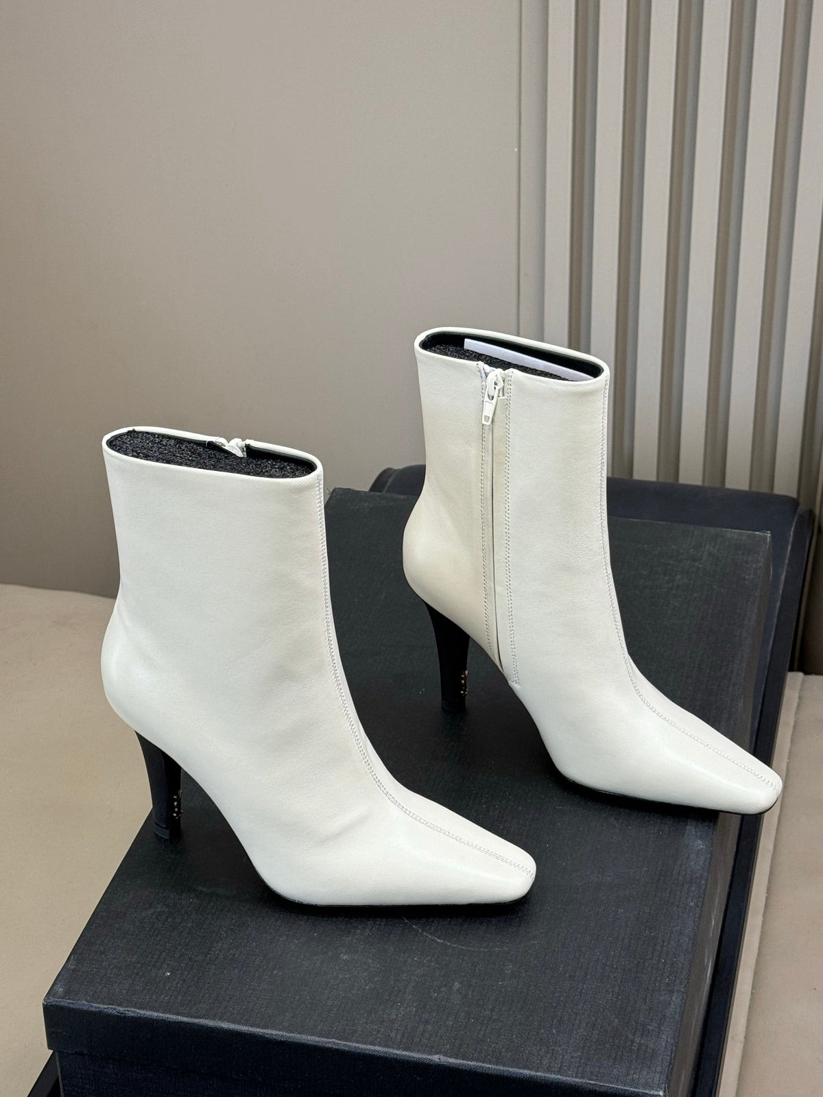 YSL 26s Le Cassandre Boots White Smooth Leather 157722